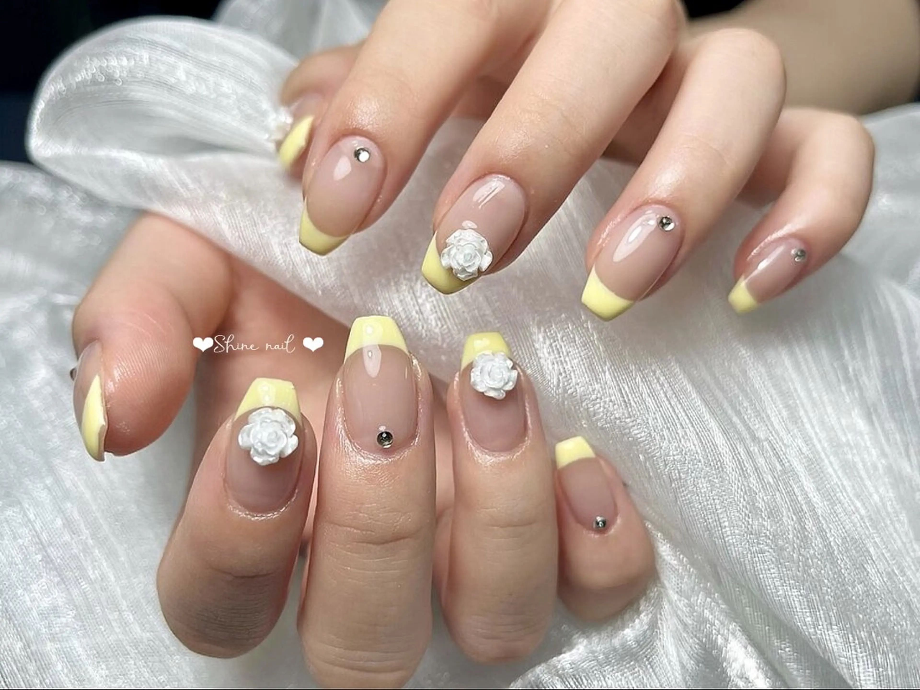 ネイル 〜Shine Nail〜【サイナネイル】パラジェル／ 長さだし／持ち込み／ワンホン／フィルイン所属・サイナ🎀 長さだし&デザインのネイルデザイン