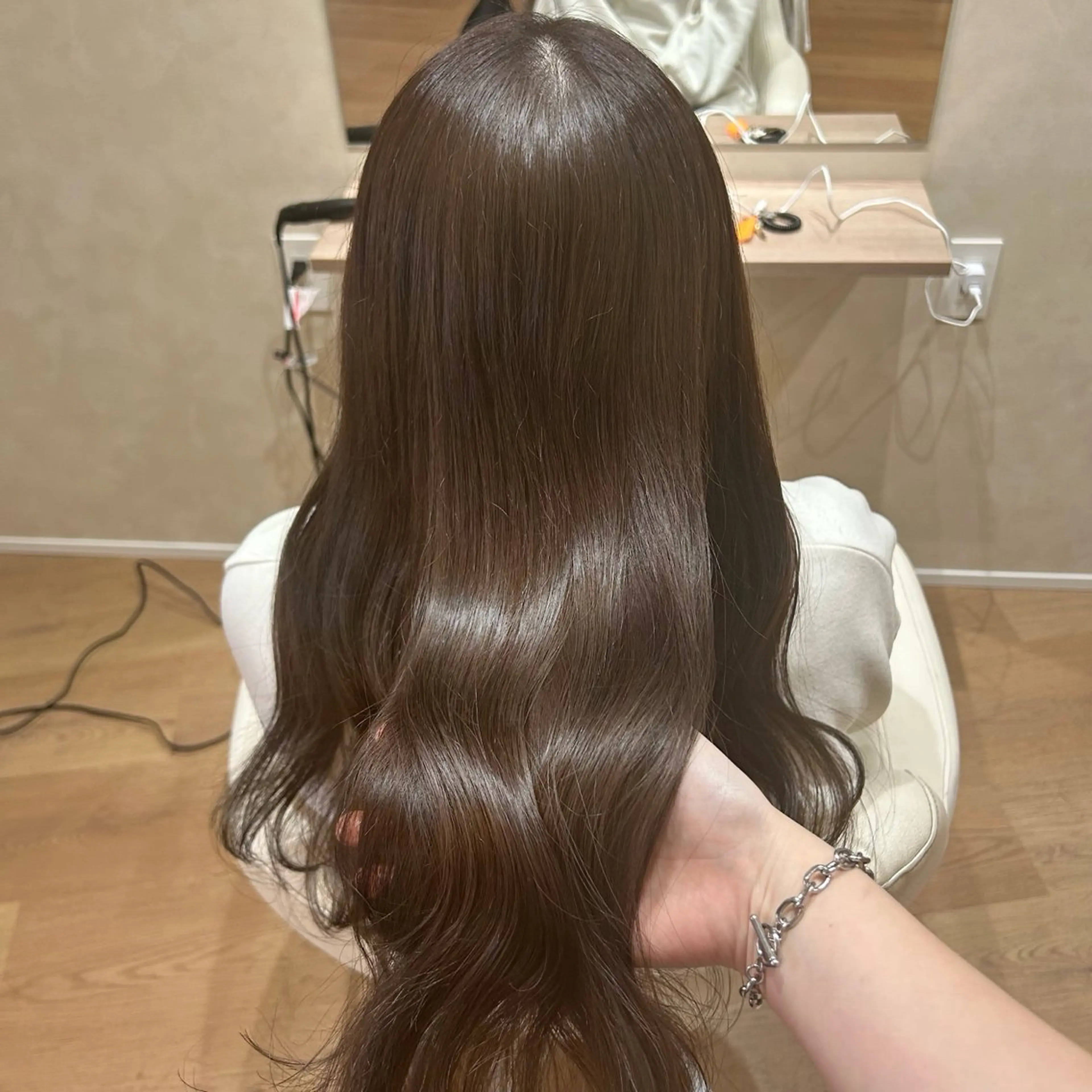 ロング カラー FRAME+なんば駅前店所属・砂野 真璃奈のヘアスタイル