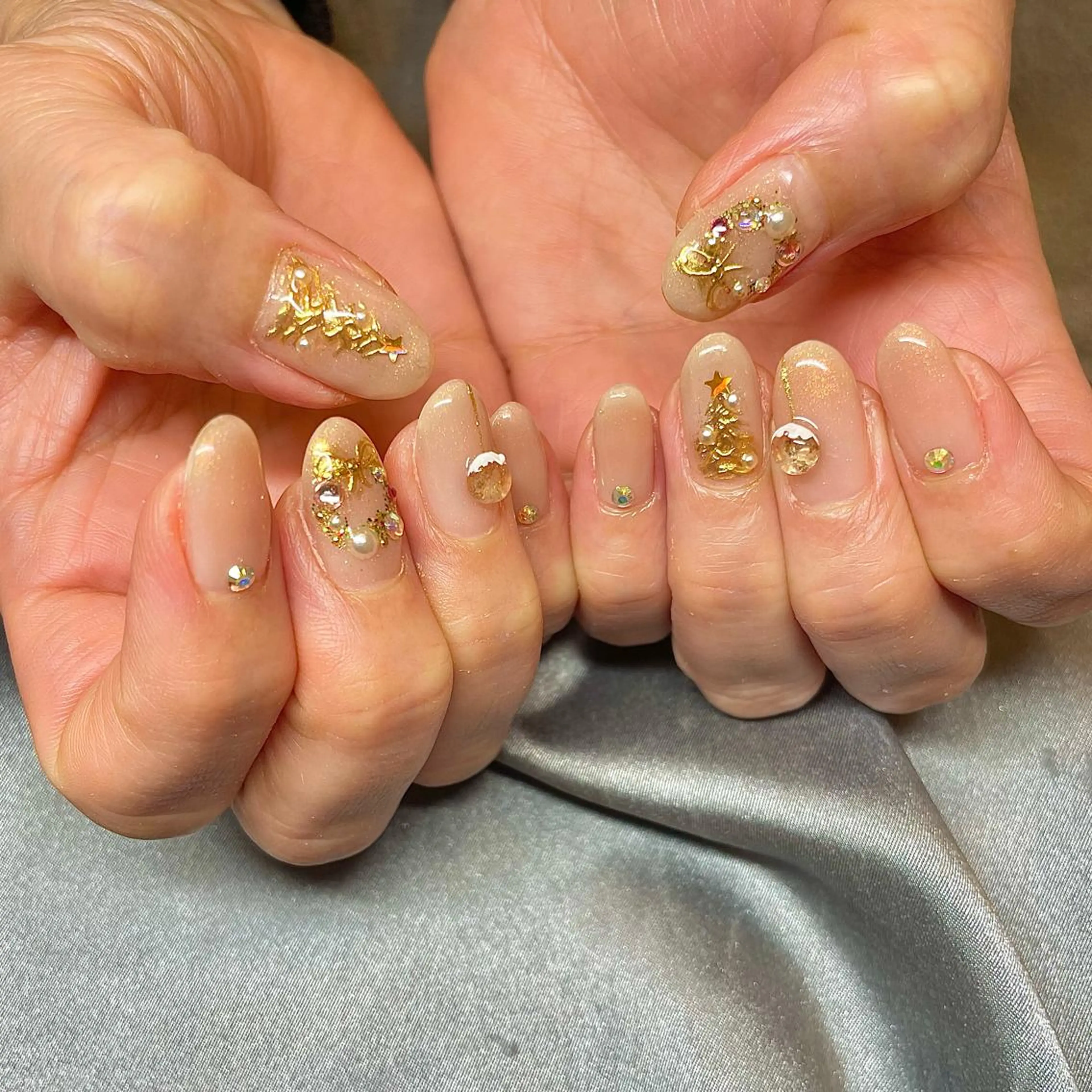 ミディアム カラー パーマ ヘアアレンジ メンズ キッズ ネイル マツエク・マツパ アイブロウ クリスマス 冬ネイル クリスマス nail&eye Aoのマツエク・マツパデザイン