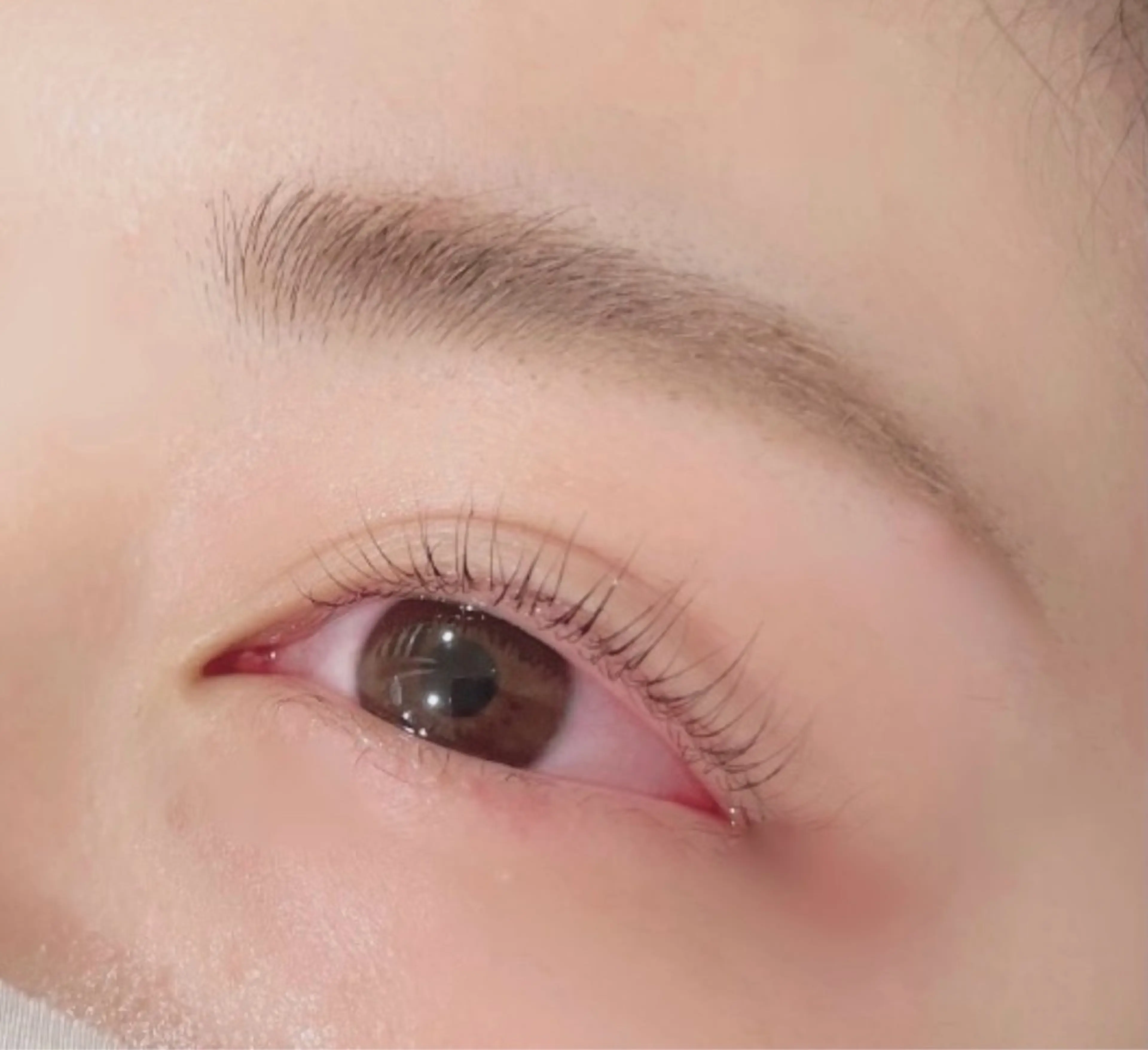 マツエク・マツパ ナチュラル パリジェンヌラッシュリフト 縮毛矯正×髪質改善 カラー×クロスパーマのヘアスタイル