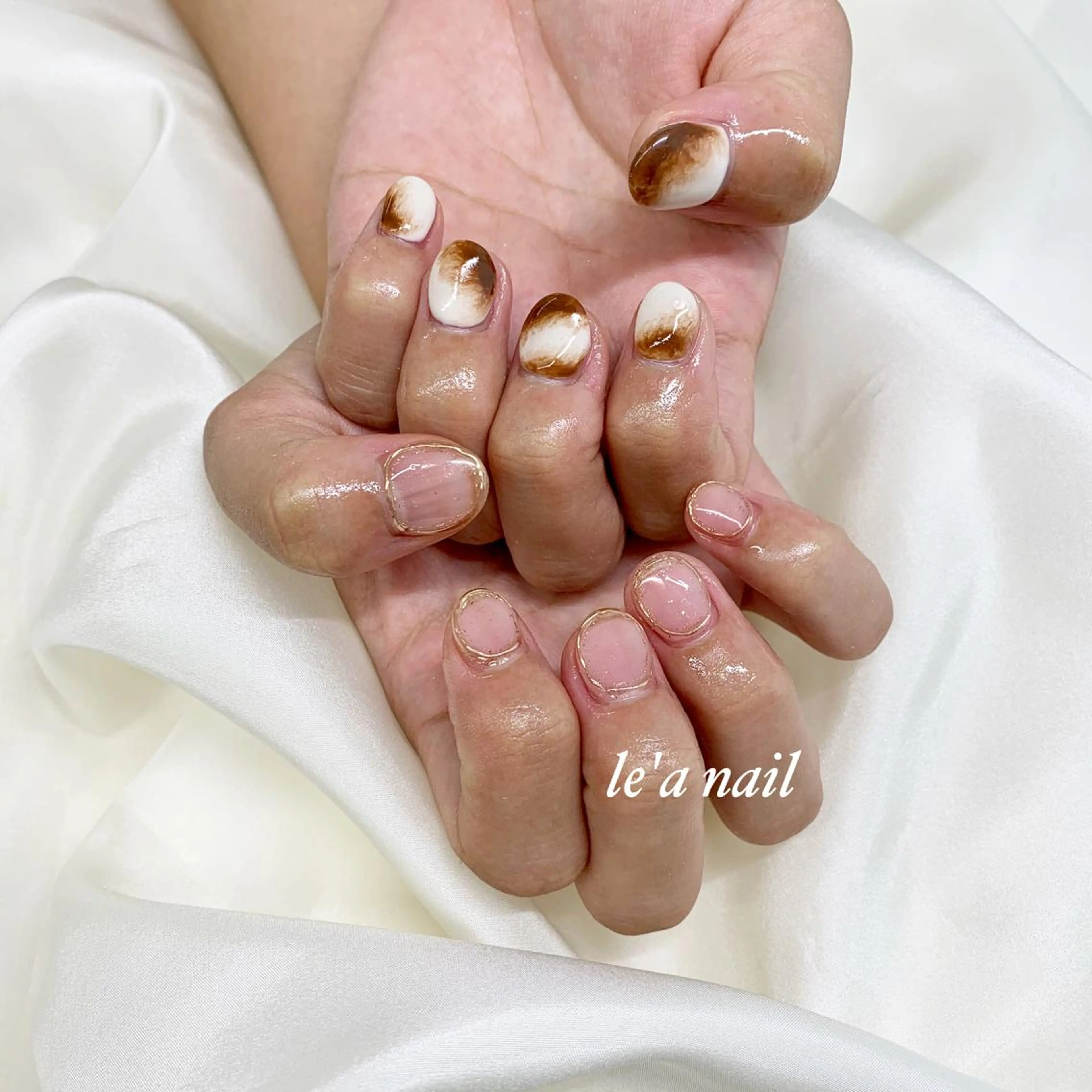 ネイル アートネイル ブラウン ミラーネイル 持ち込み ニュアンスネイル pu muのネイルデザイン
