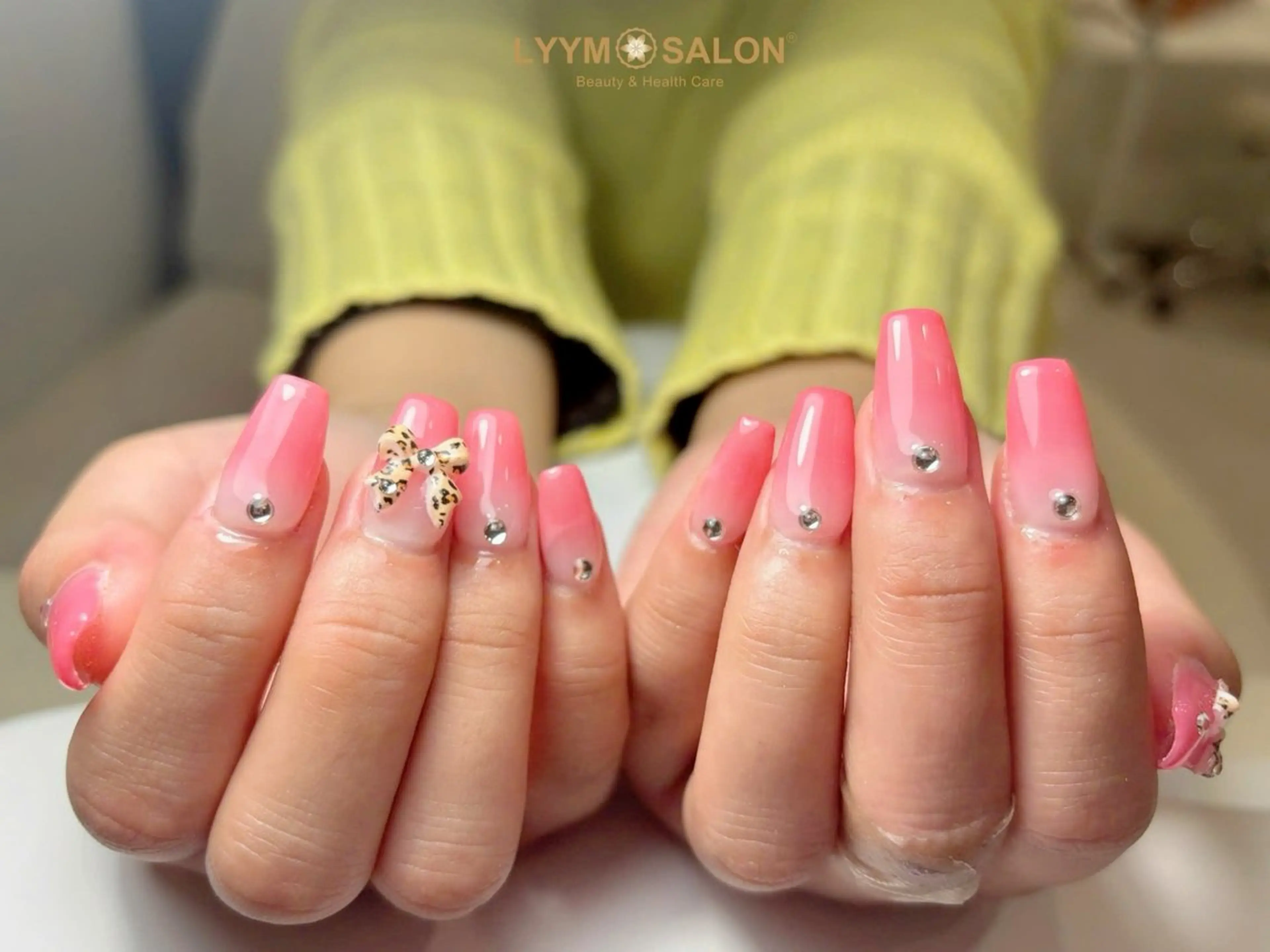 ネイル アートネイル ガーリー 韓国ネイル ロングネイル ピンク LYYM Salonのネイルデザイン