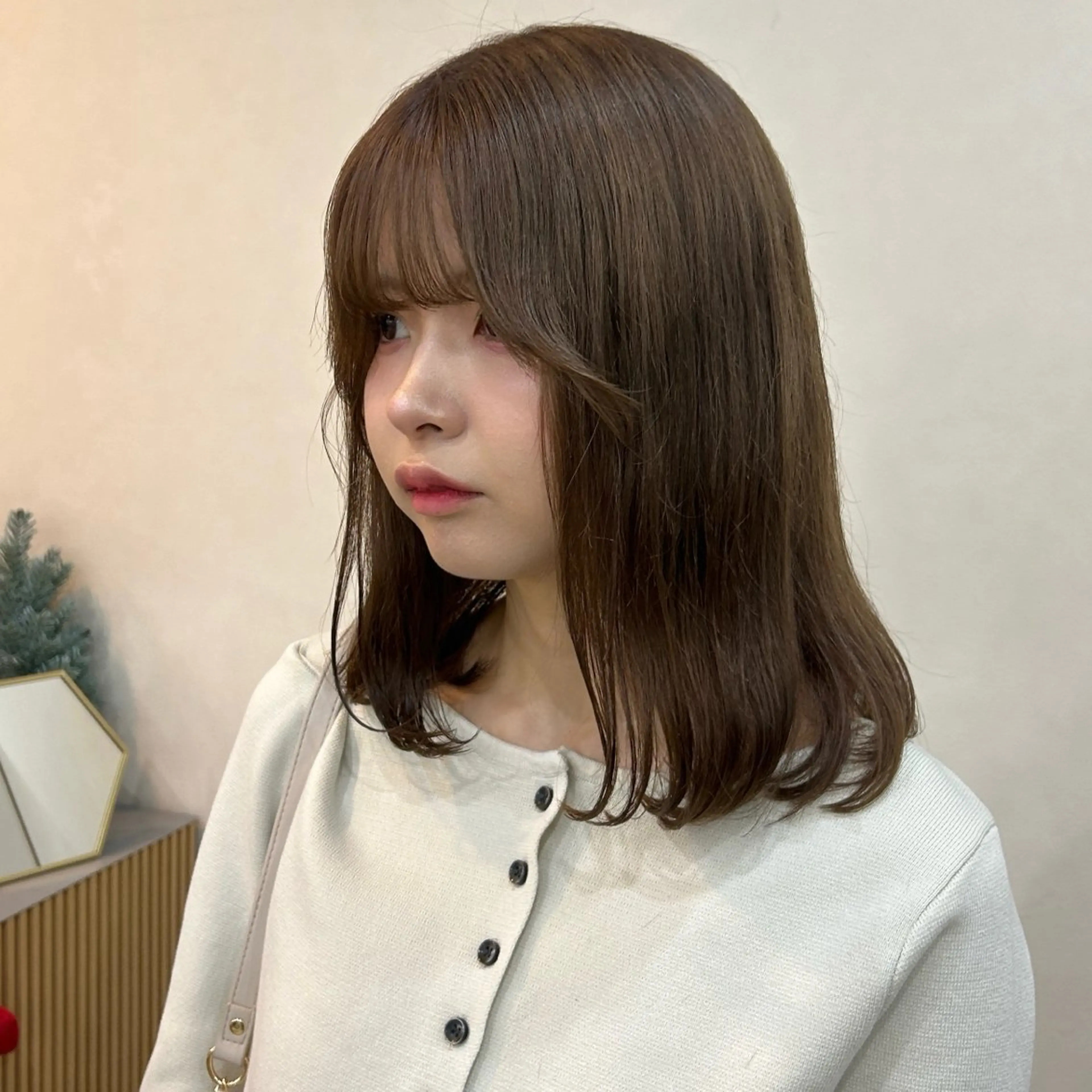 ミディアム カット ヘアカラー トリートメント MIDORI🎀 透明感/ベージュのヘアスタイル