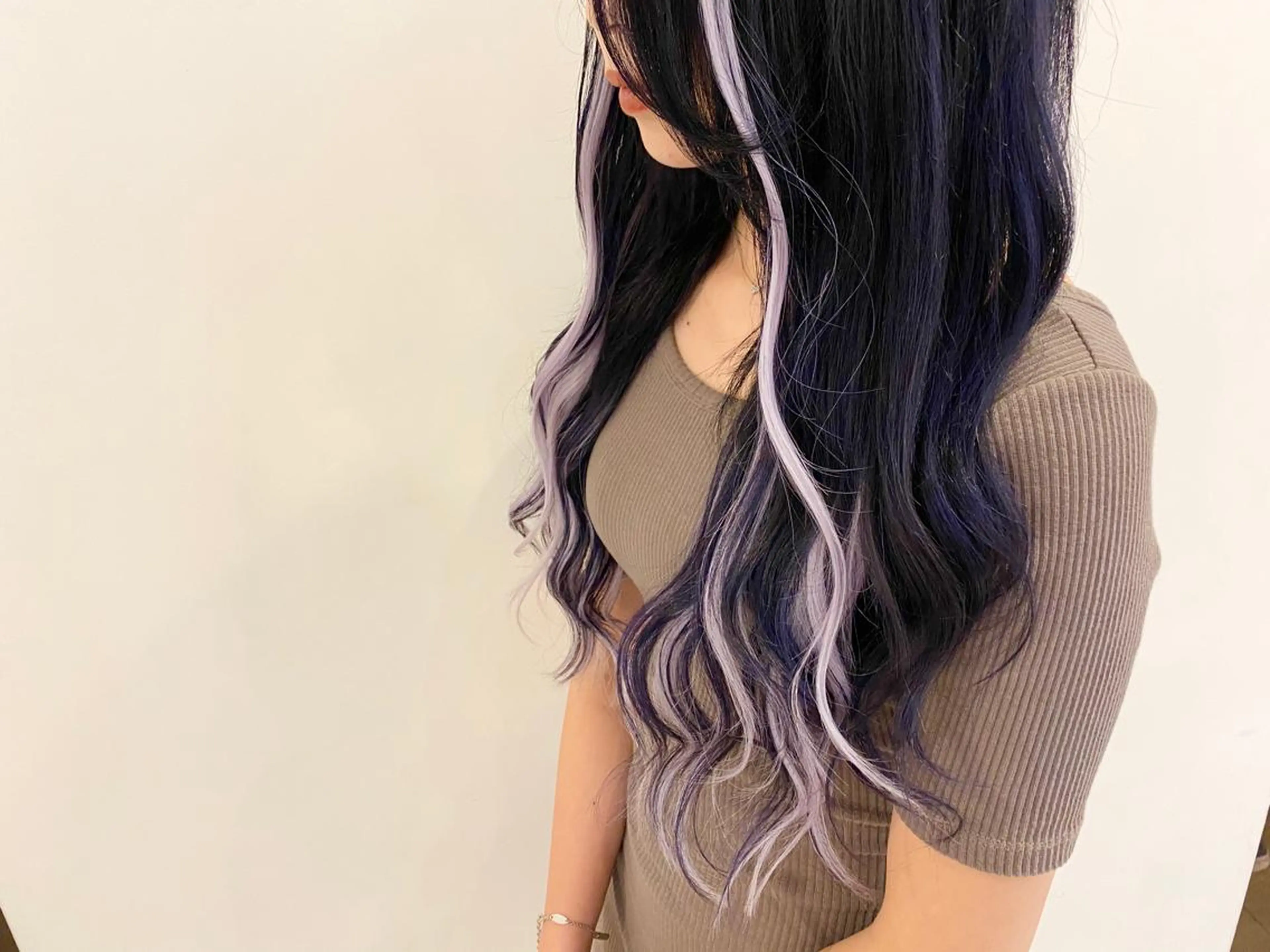 ロング カラー カット ヘアカラー エクステ 美髪改善・エクステ・ ストレート/カンジのヘアスタイル