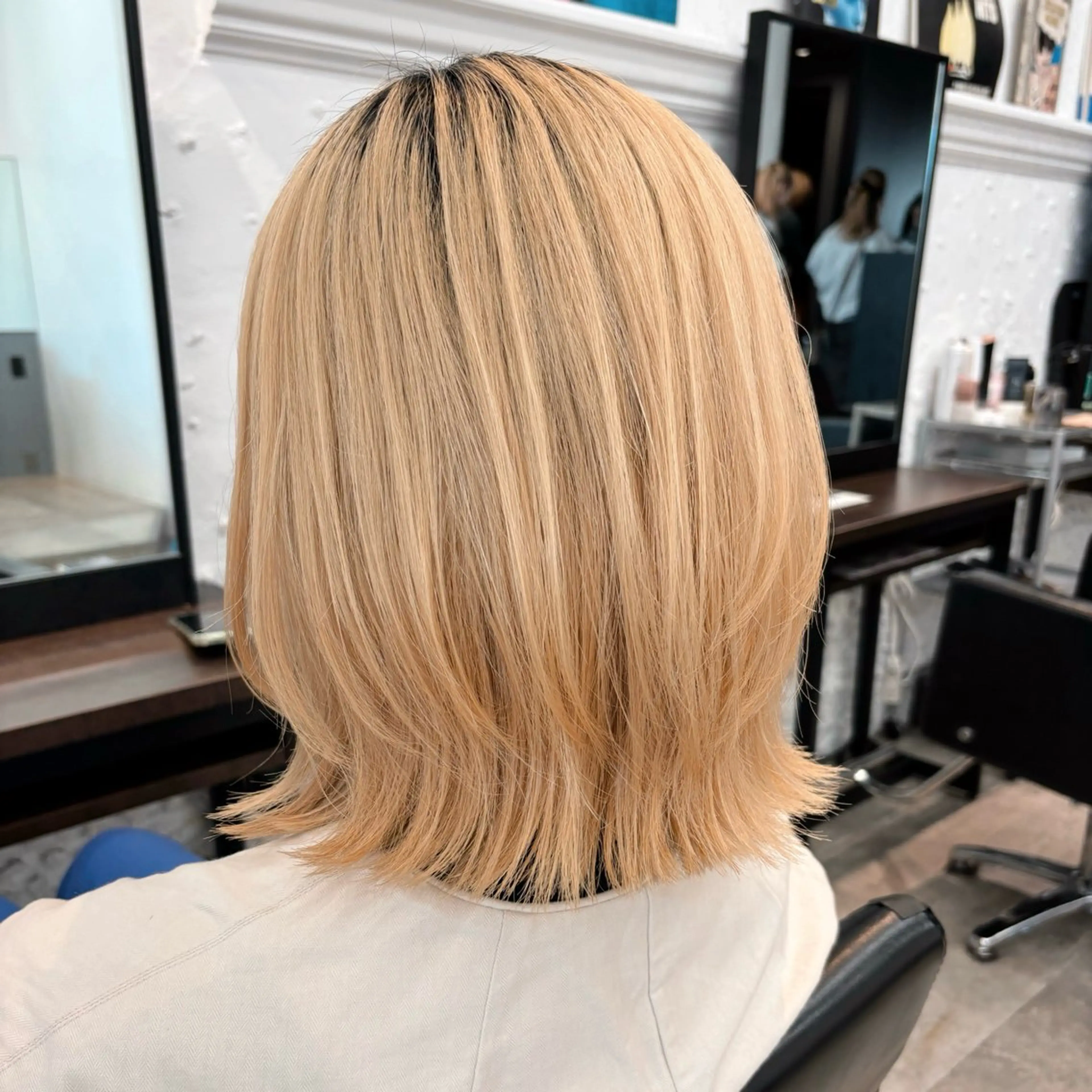 ミディアム カラー ヘアアレンジ ボブレイヤー ボブ レイヤーカット 🌱ボブ/レイヤー/ ベージュ/あやみ✨のヘアスタイル