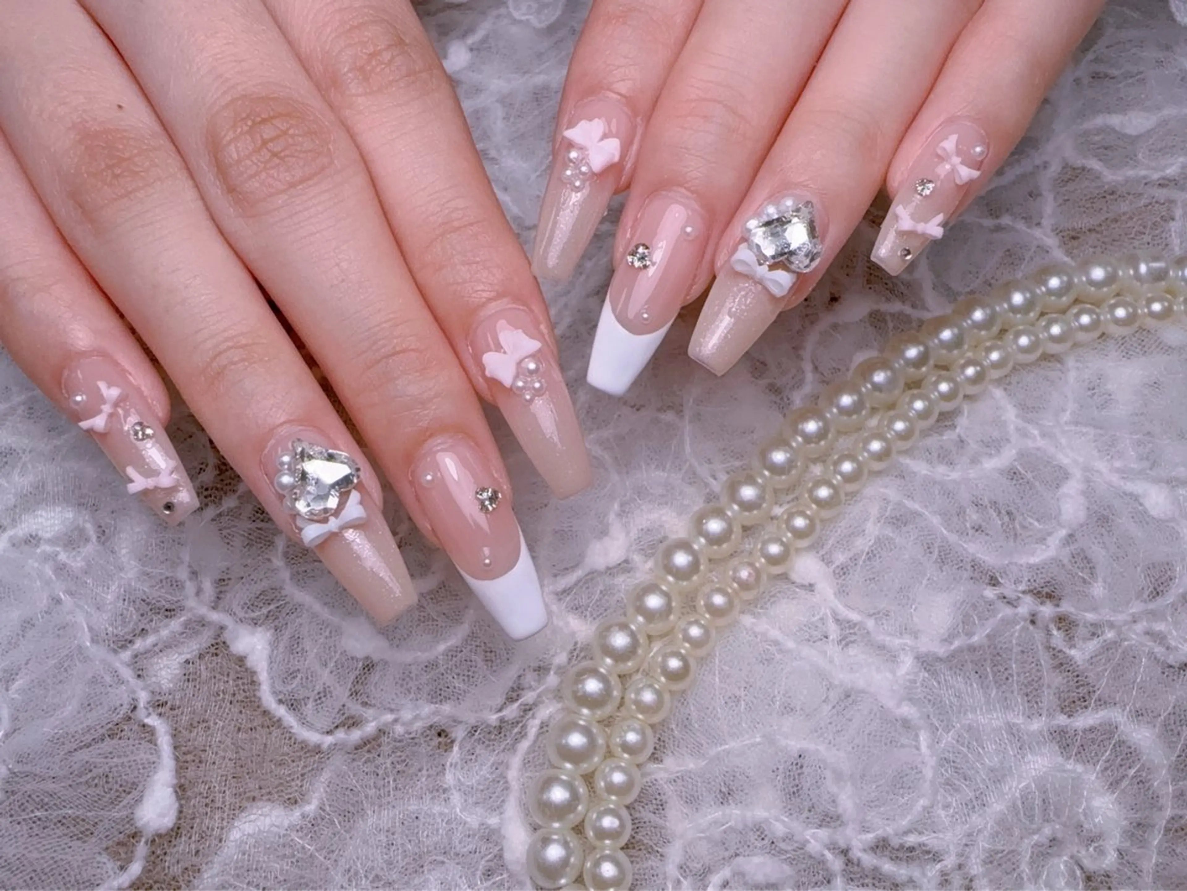 ネイル チークネイル フレンチネイル ジェルネイル グラデーション ハート ハンドネイル moomi nail スカルプ専門のネイルデザイン