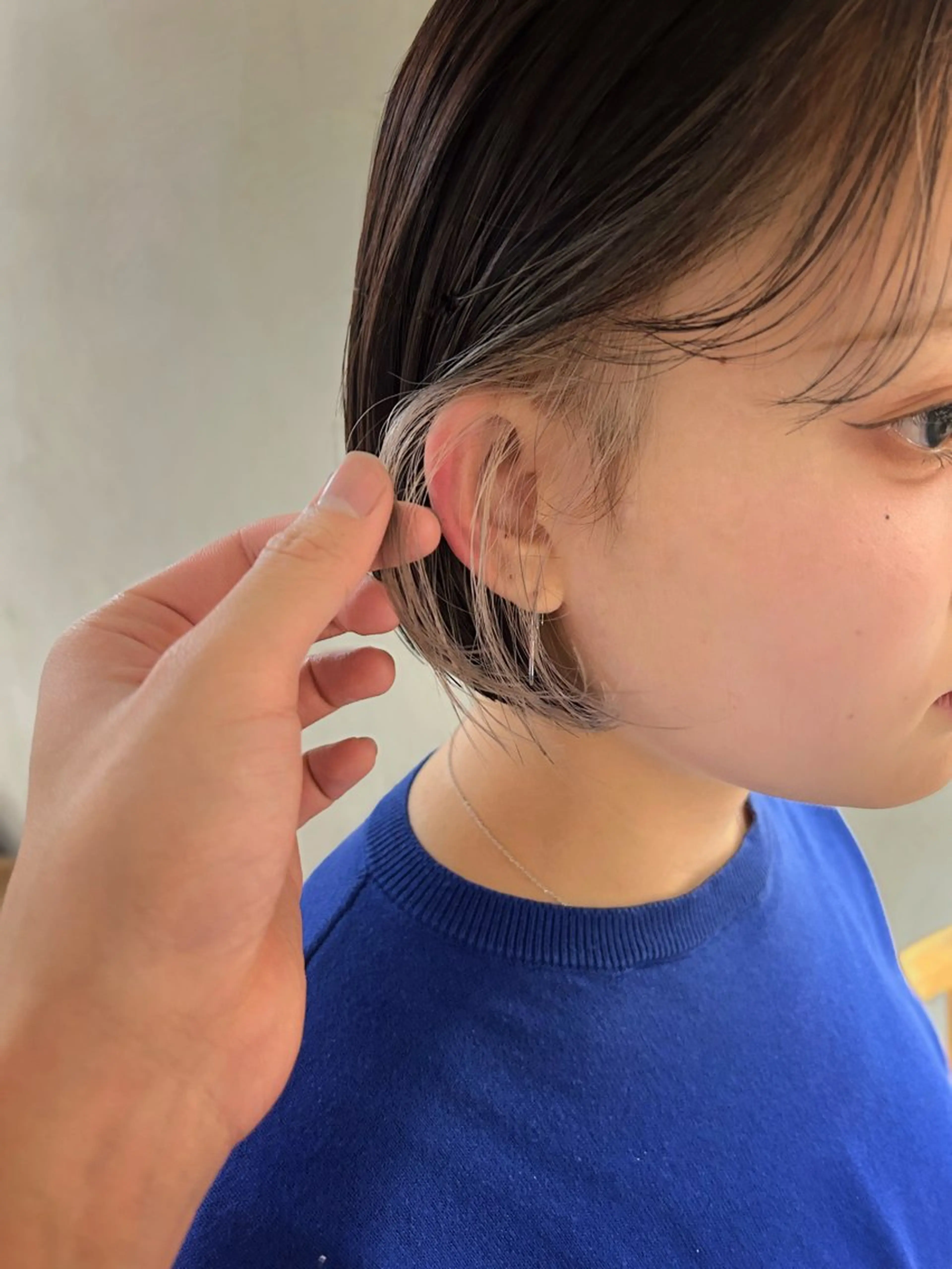 カラー ベージュカラー ブリーチ デザインカラー イヤリングカラー ハイトーンカラー レイヤー×ブリーチ/ パーマ/ﾘｭｳﾄのヘアスタイル