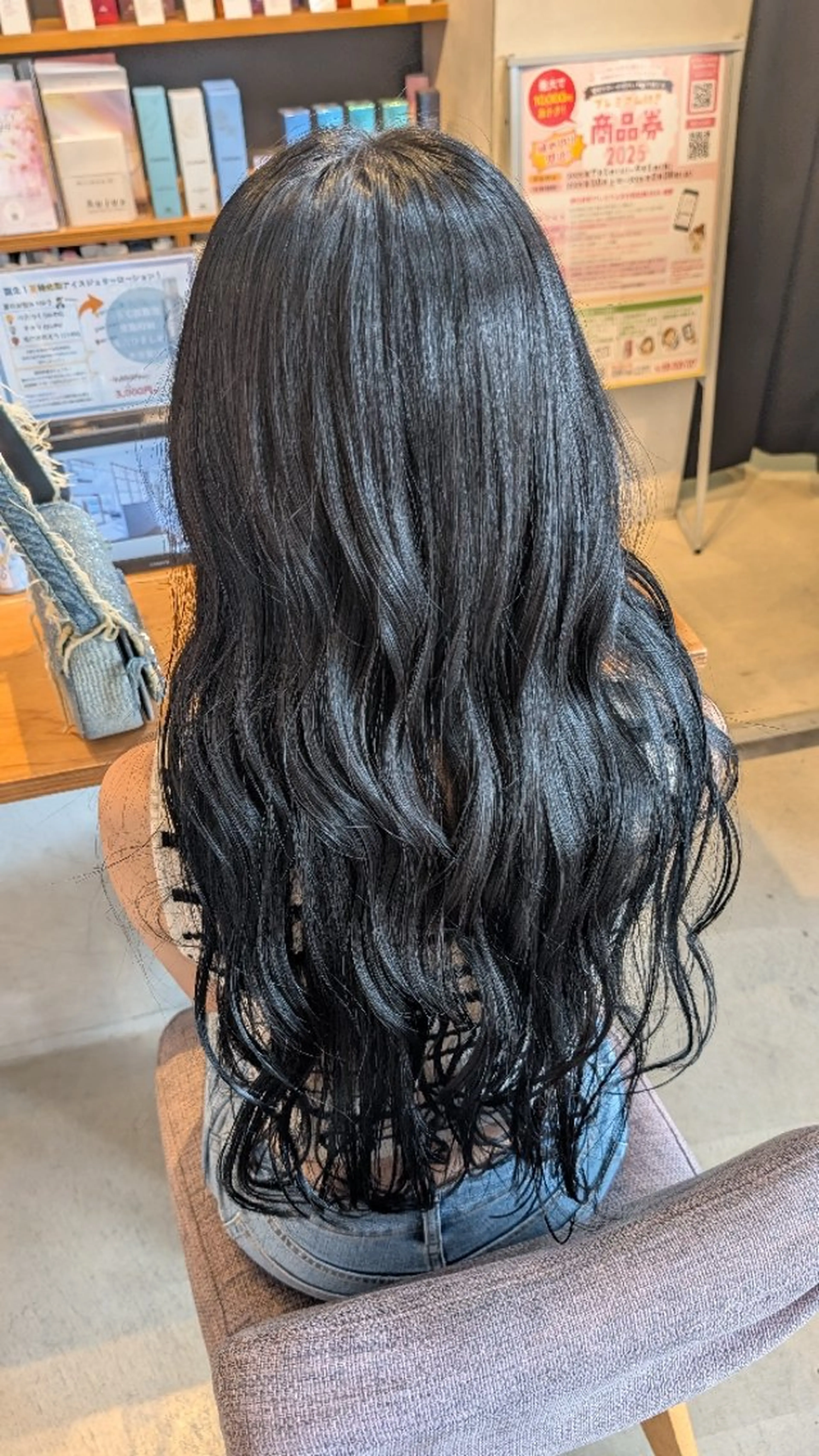 ロング カラー ブリーチ ヘアカラー 【女性限定】 しおりのヘアスタイル