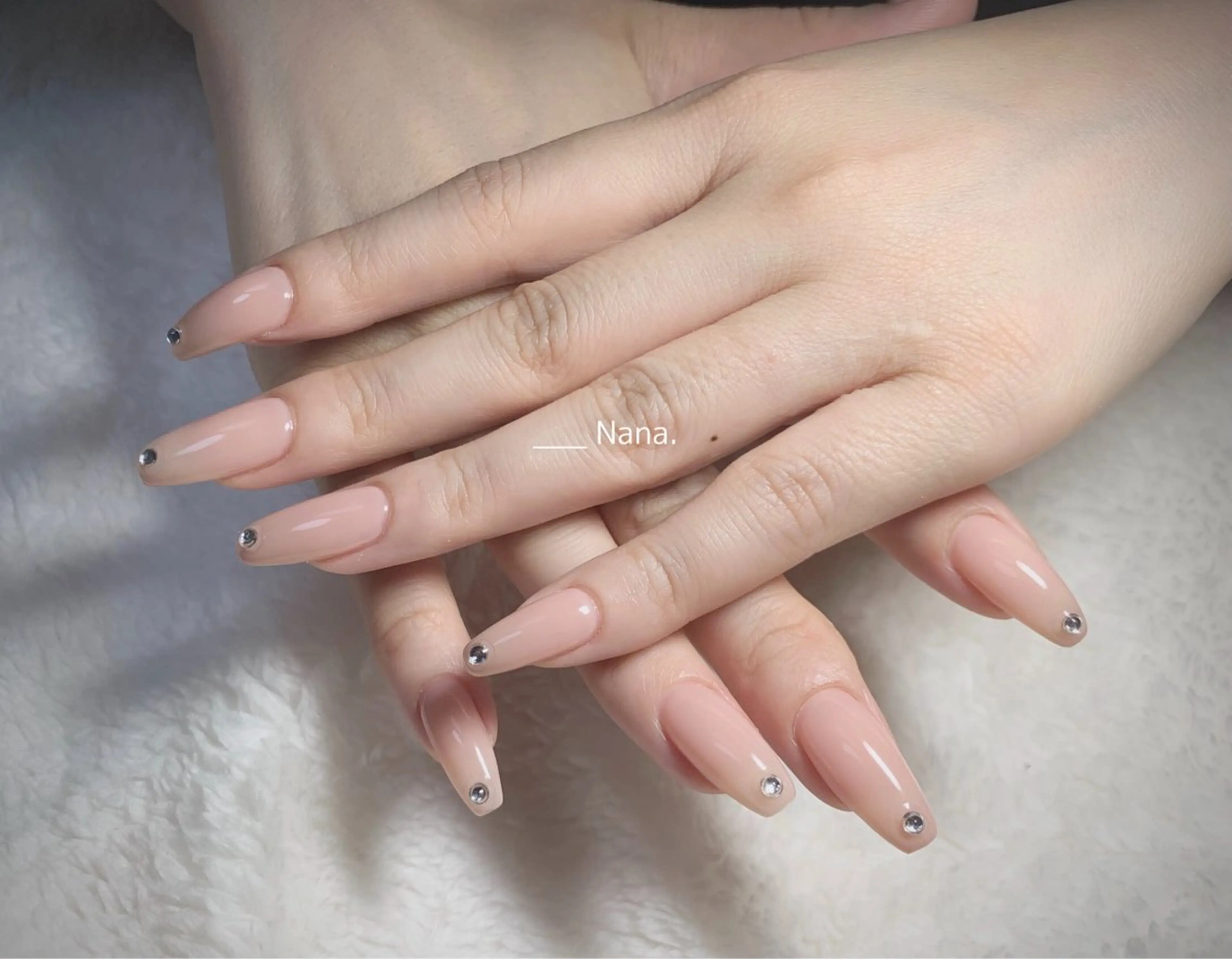 ネイル シンプルネイル ストーンネイル salon Nana所属・Iwata Mikiのネイルデザイン