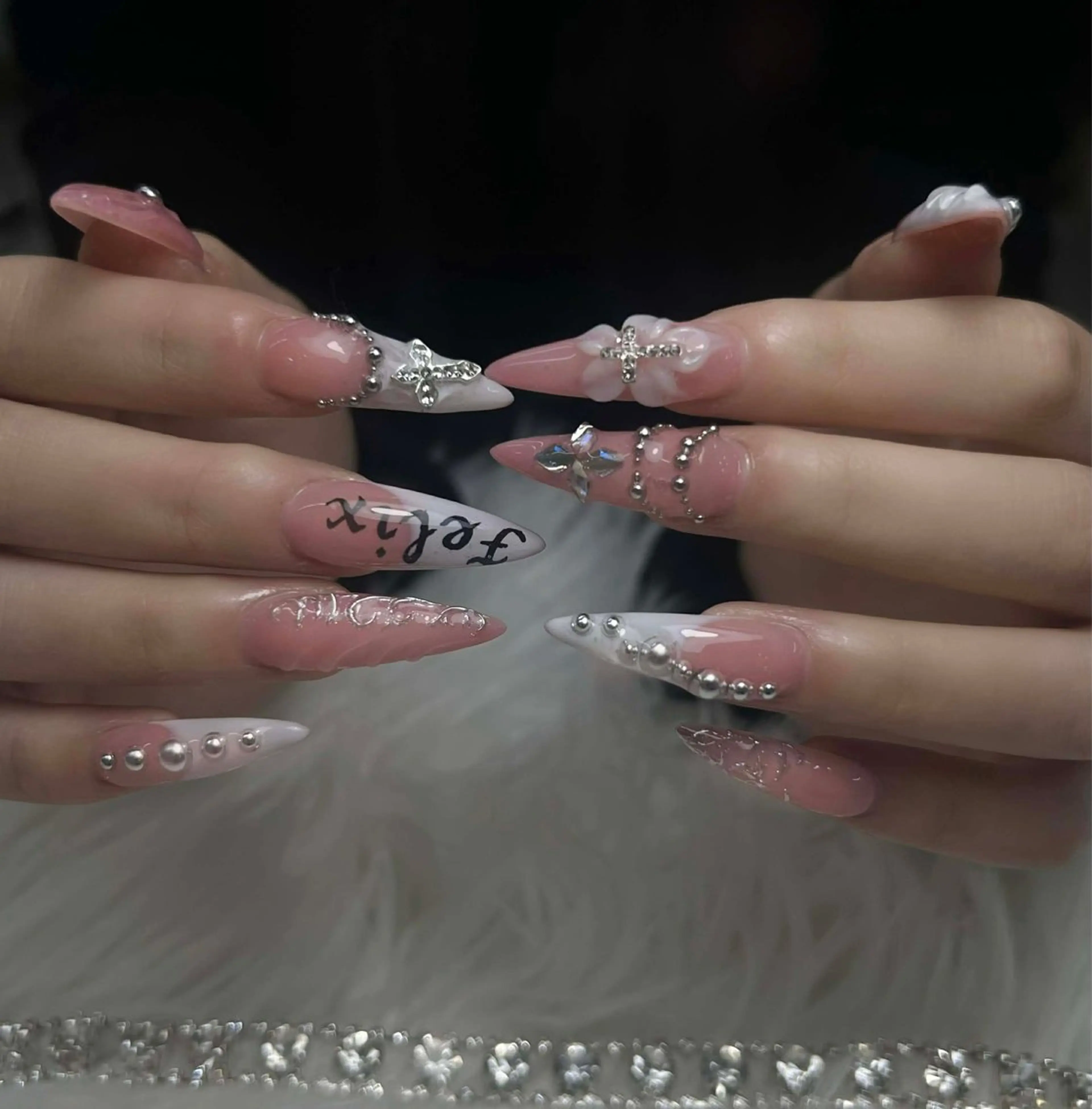 ネイル ハンドネイル いちご chan novaのネイルデザイン