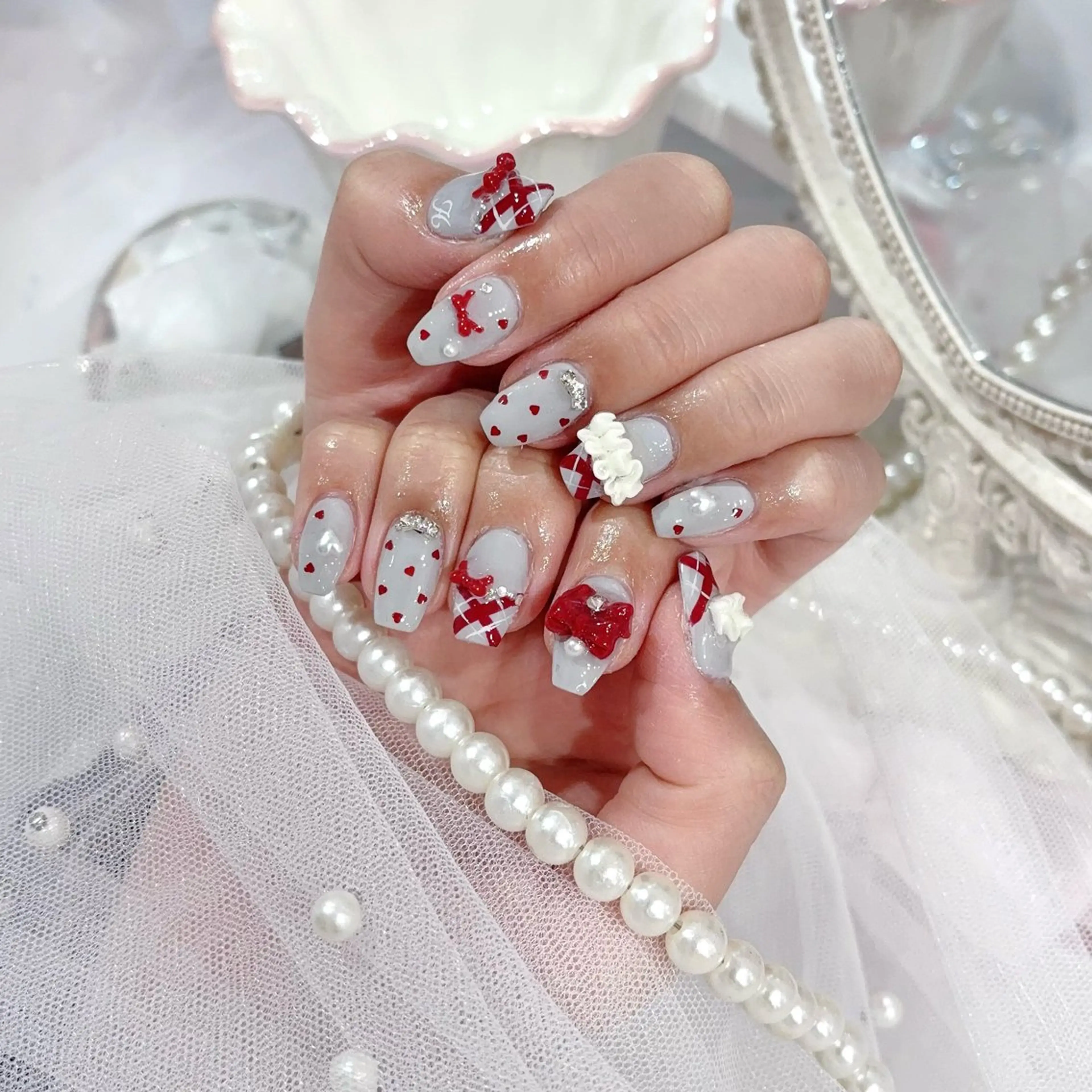 ネイル nailsalon Miss Shirley所属・Miss Shirley新宿のネイルデザイン