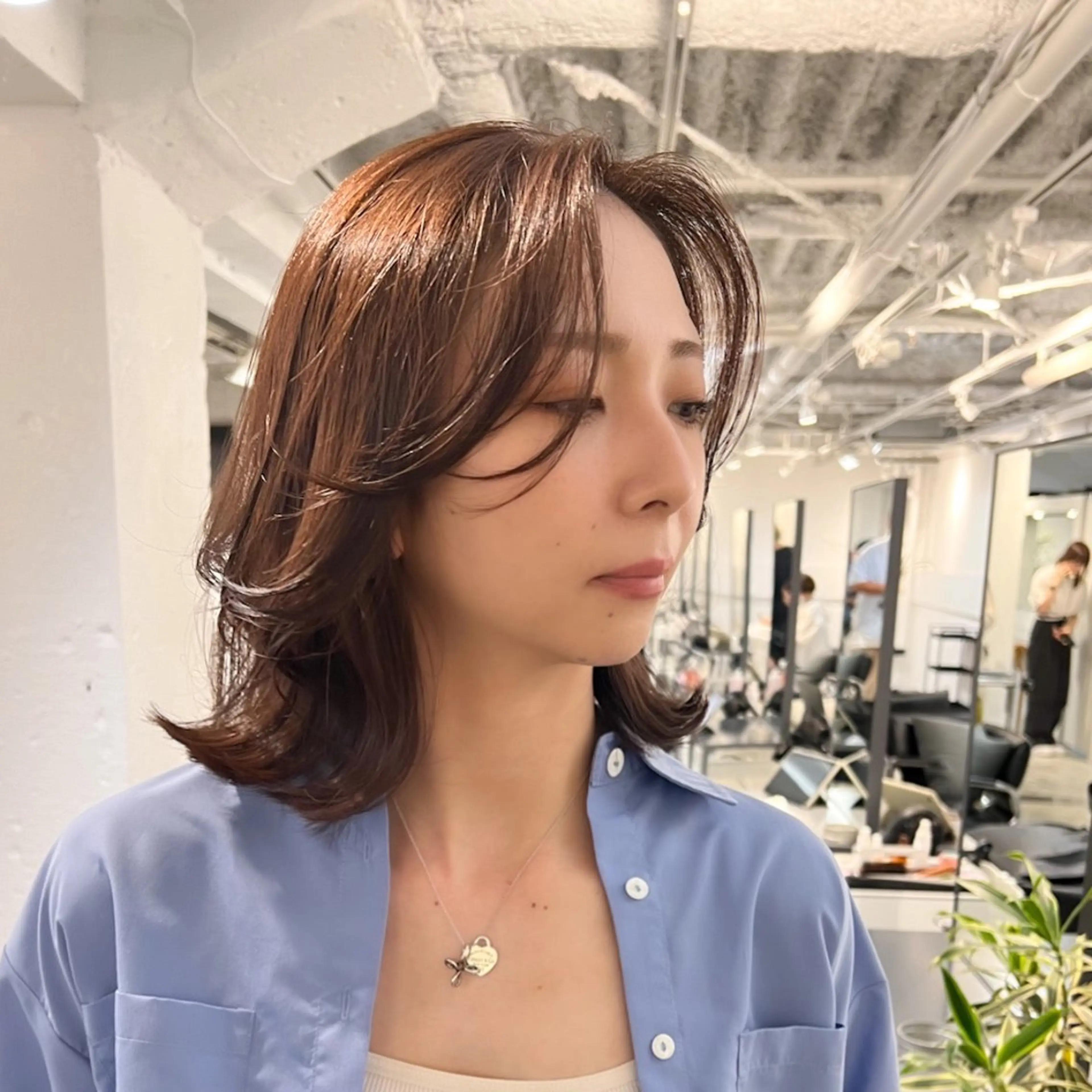 ミディアム カラー パーマ ミディアムパーマ ラベンダーカラー 韓国風ヘア カット ヘアカラー パーマ トリートメント レイヤーカットのプロ 大人ヘア宮森貴志のヘアスタイル