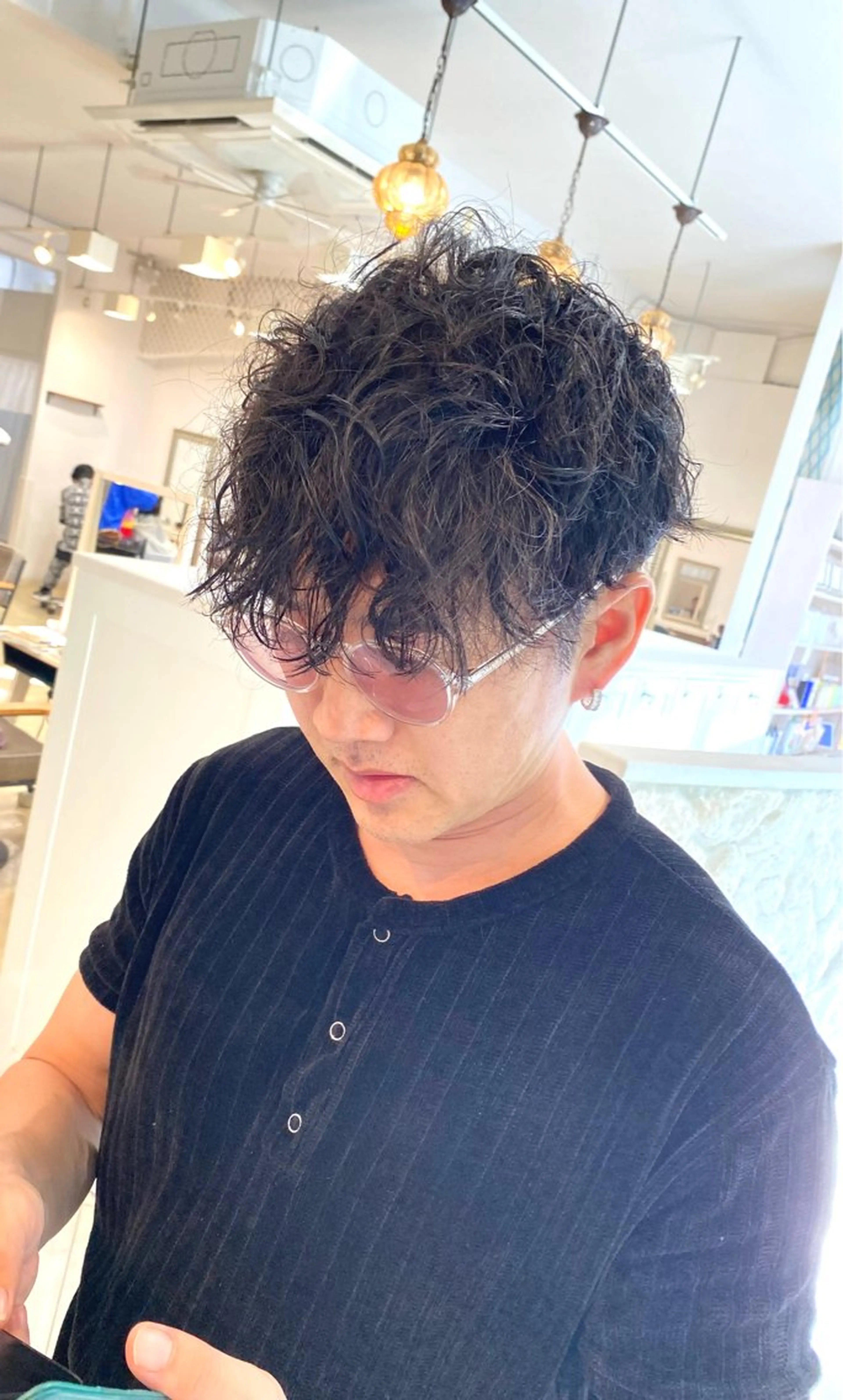 ショート カラー パーマ メンズ カット パーマ AngeBay.NaHa所属・饒平名 知也のヘアスタイル