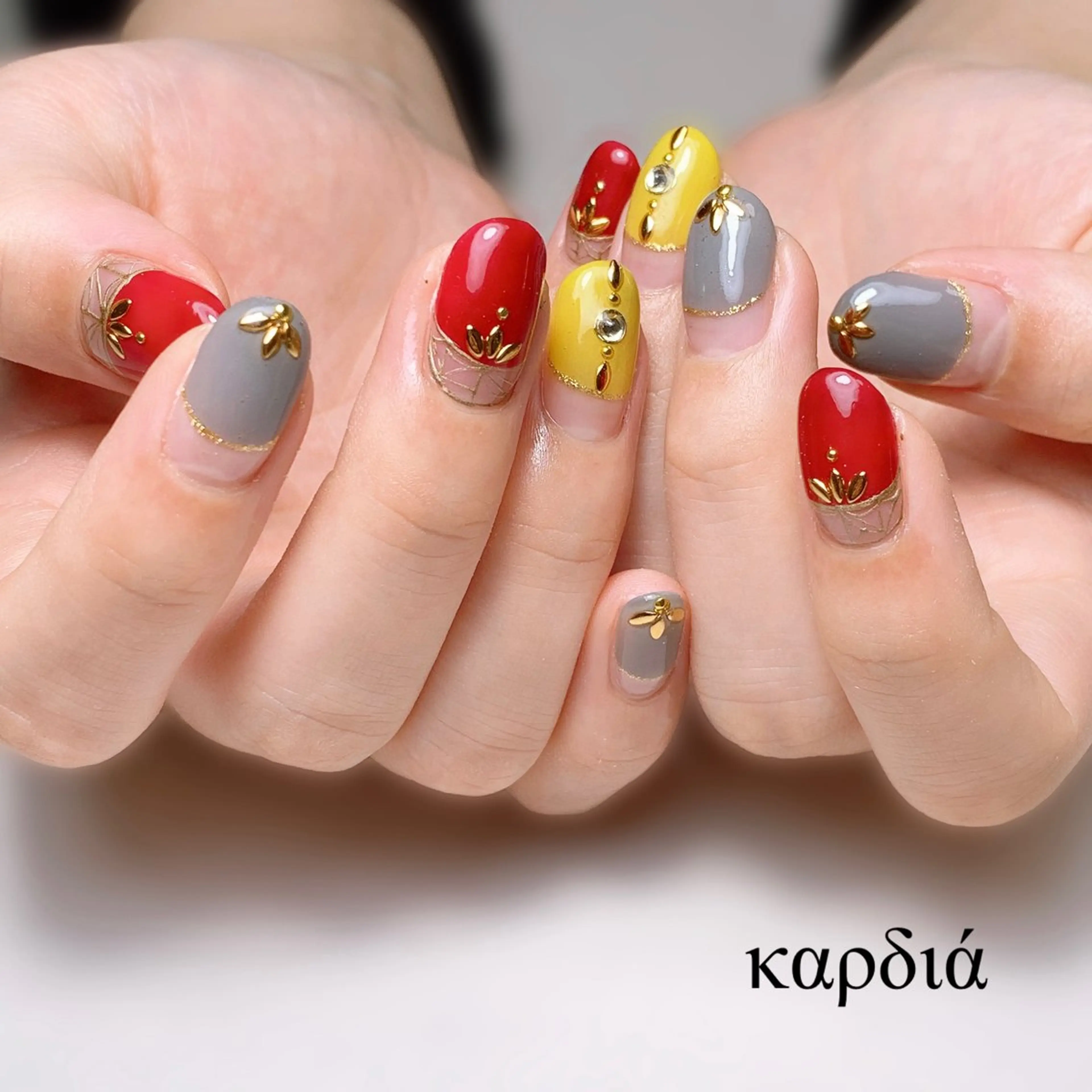 ネイル ハンドネイル καρδιά -ｶﾙﾃﾞｨｱ-のネイルデザイン