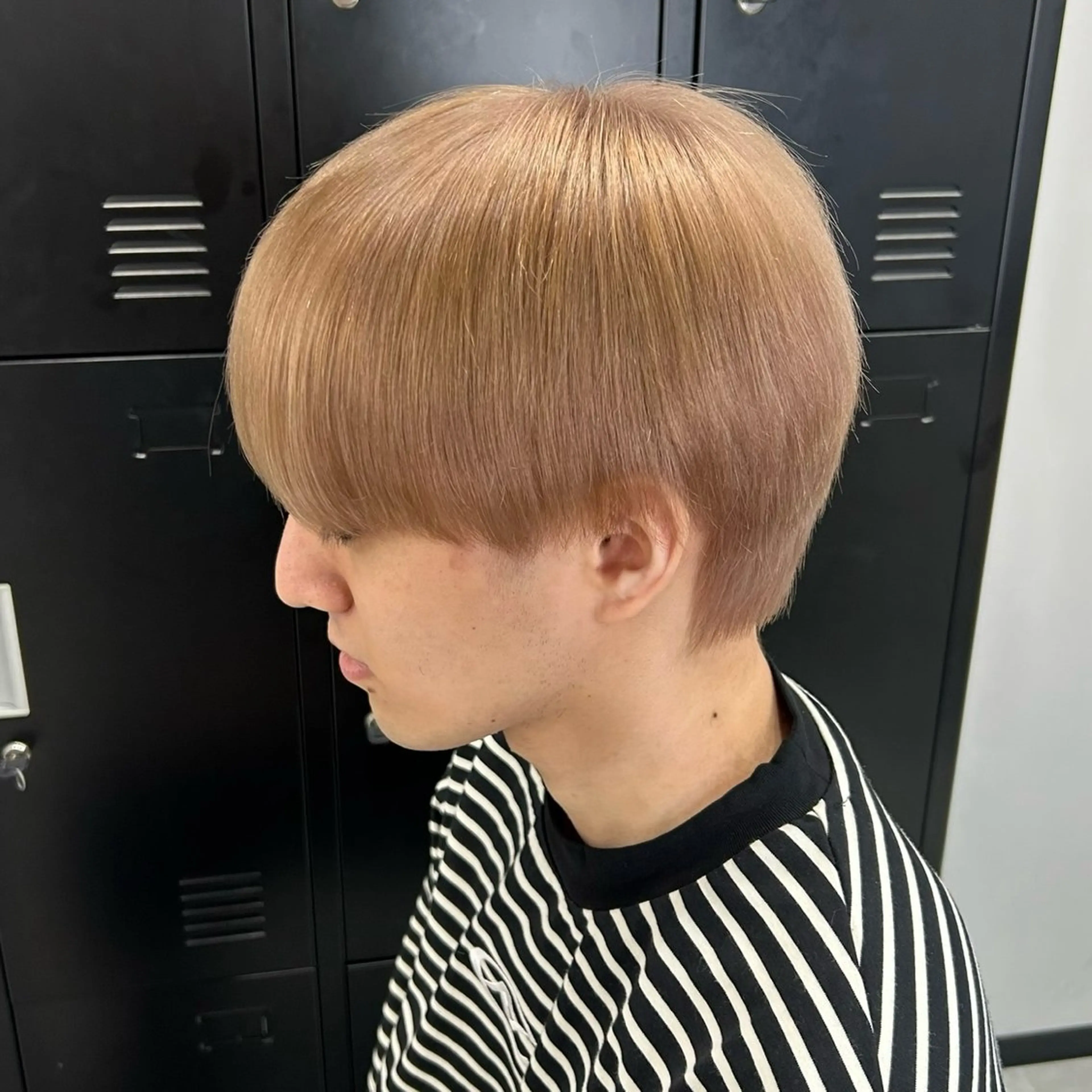 ショート カラー メンズ メンズブリーチ メンズハイトーン ベージュカラー ブリーチ ケアブリーチ カット ヘアカラー トリートメント Y.S.H所属・ryuto/パーマ /メンズ韓国ヘアのヘアスタイル