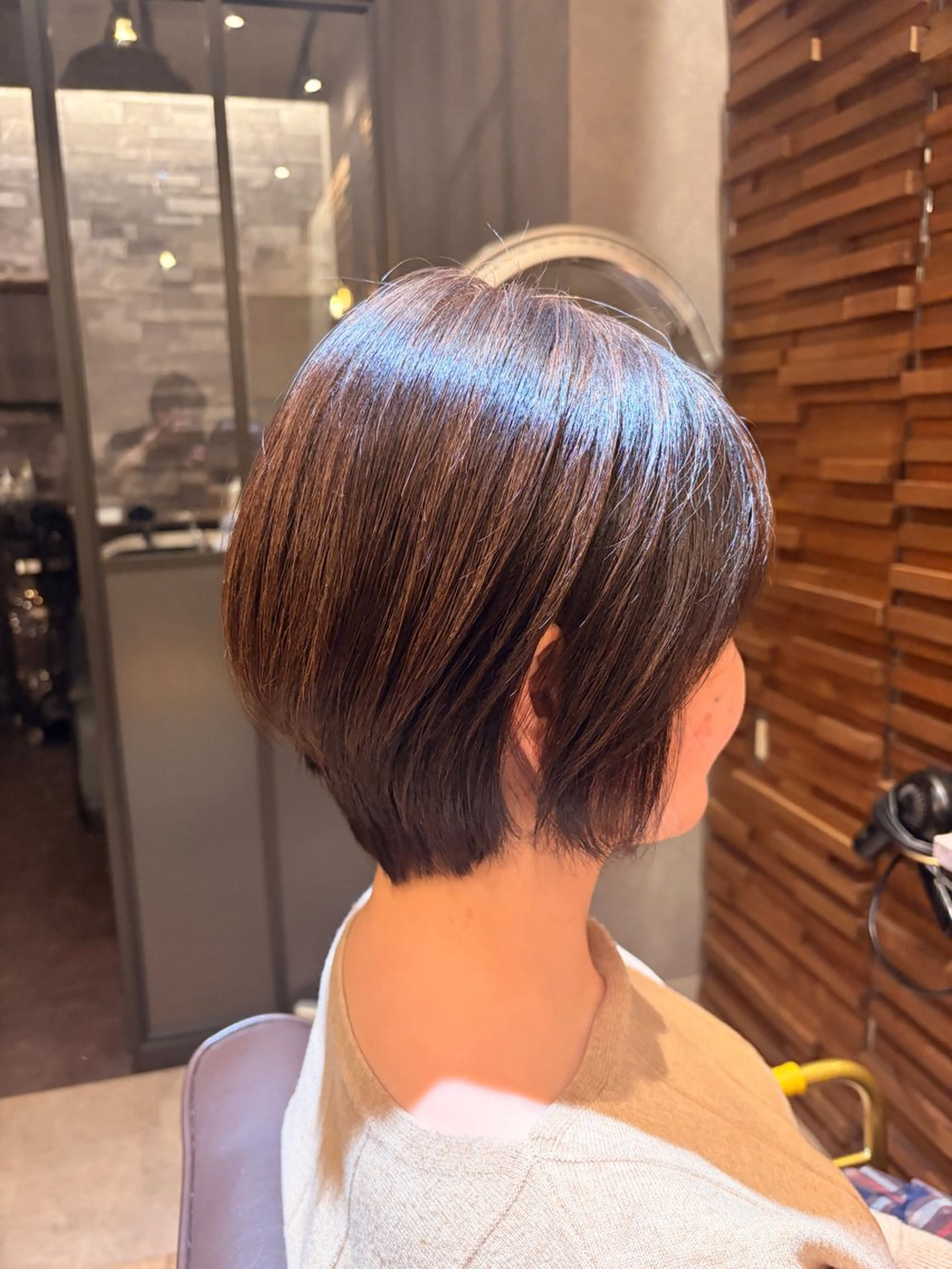 ショート CAROS　atelier所属・安倍 辰哉のヘアスタイル