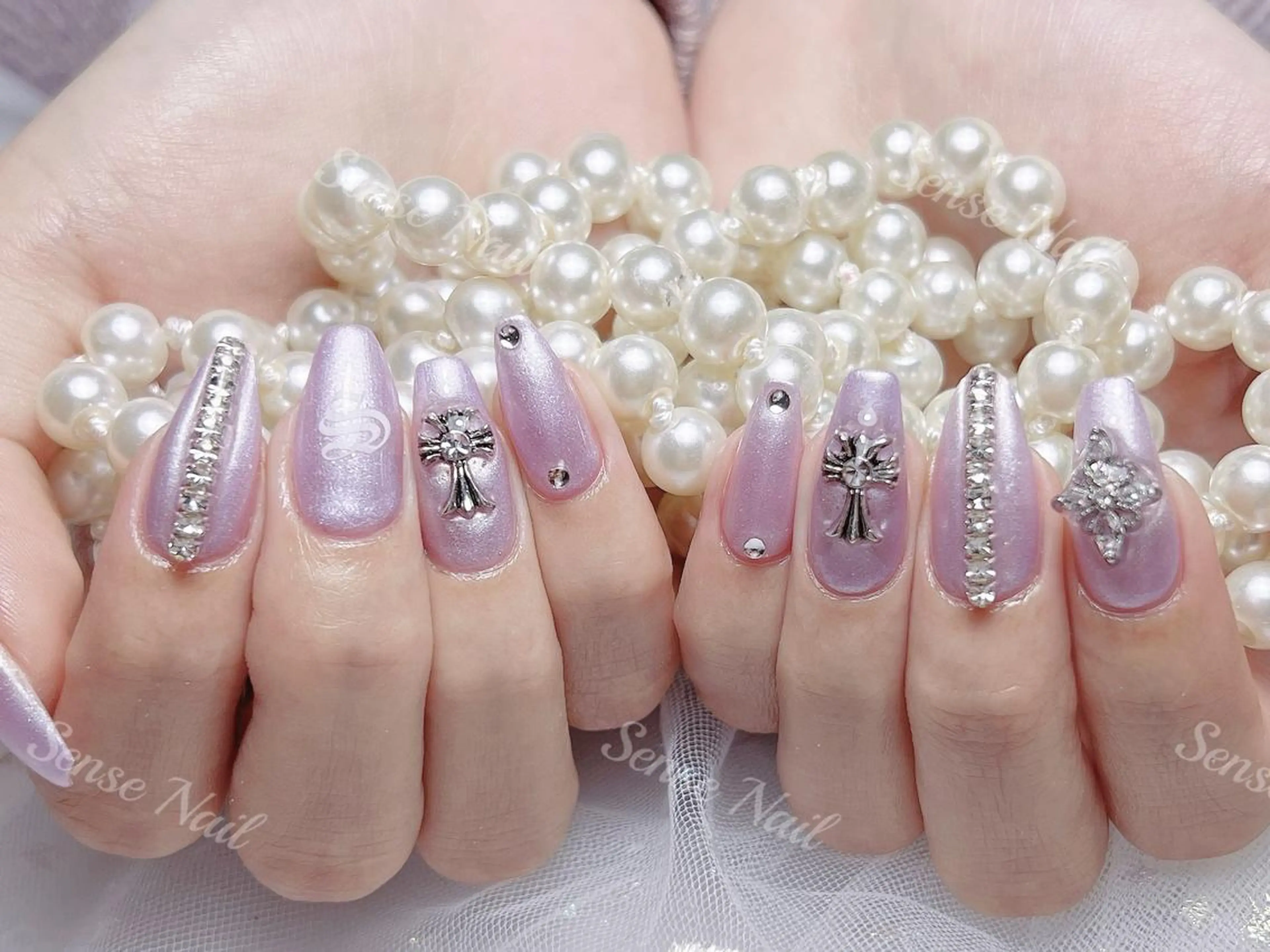 ネイル Queening 🦋のネイルデザイン