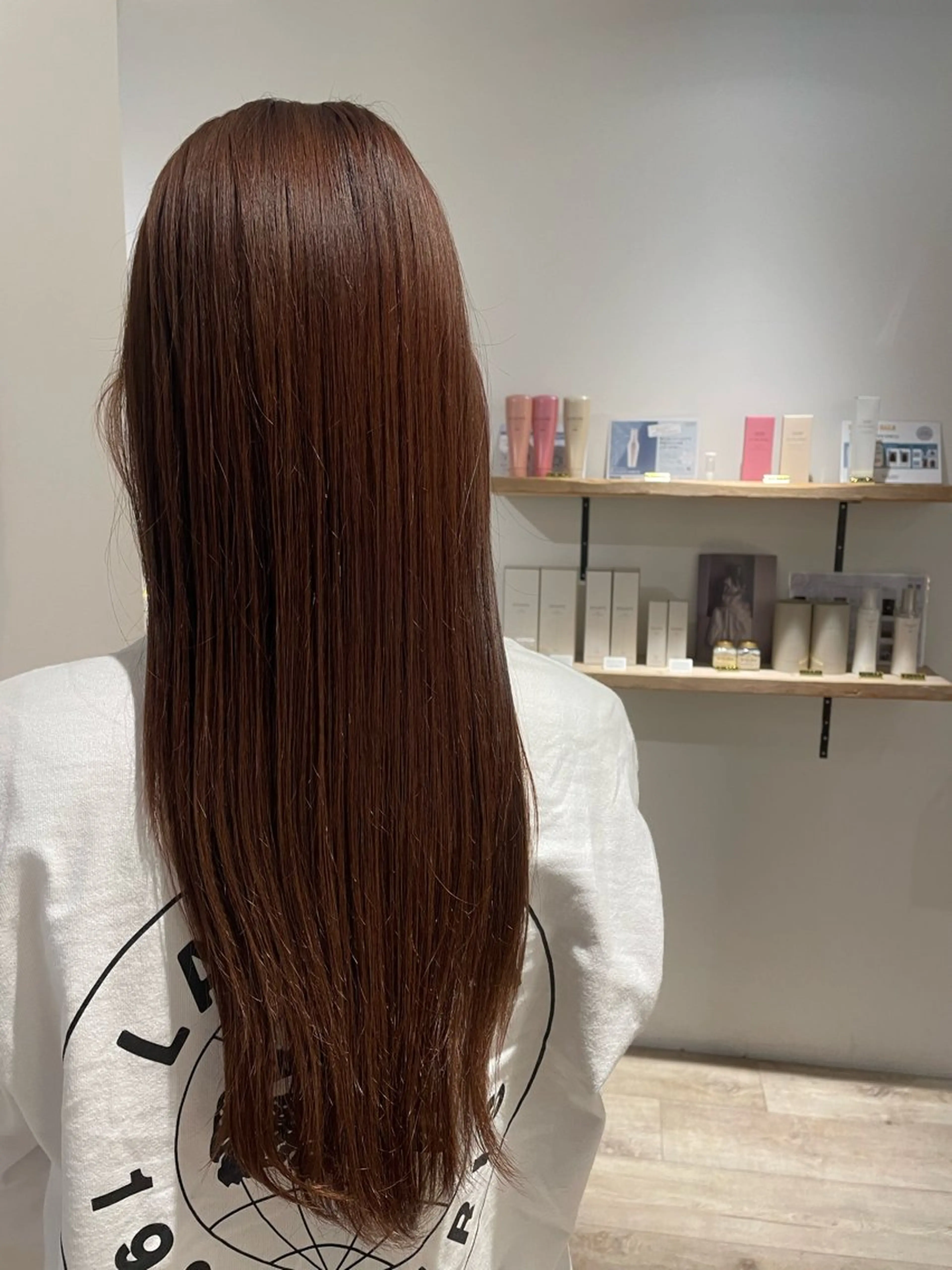 カラー ふくだももこ🍑 すっきりショートのヘアスタイル