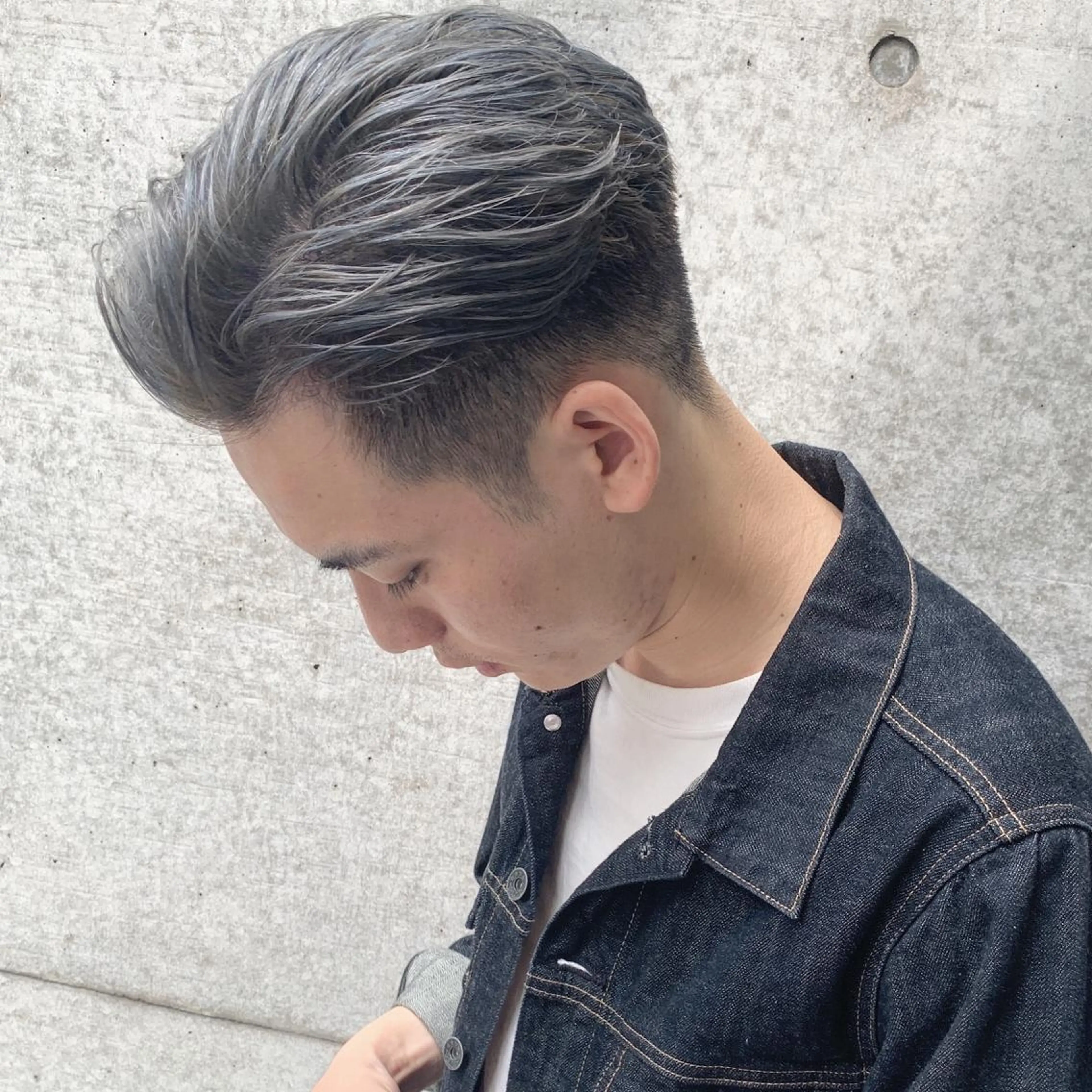 ショート カラー メンズ 刈り上げ シルバー 南堀江🌿パーマ Tetsu【テツ】のヘアスタイル