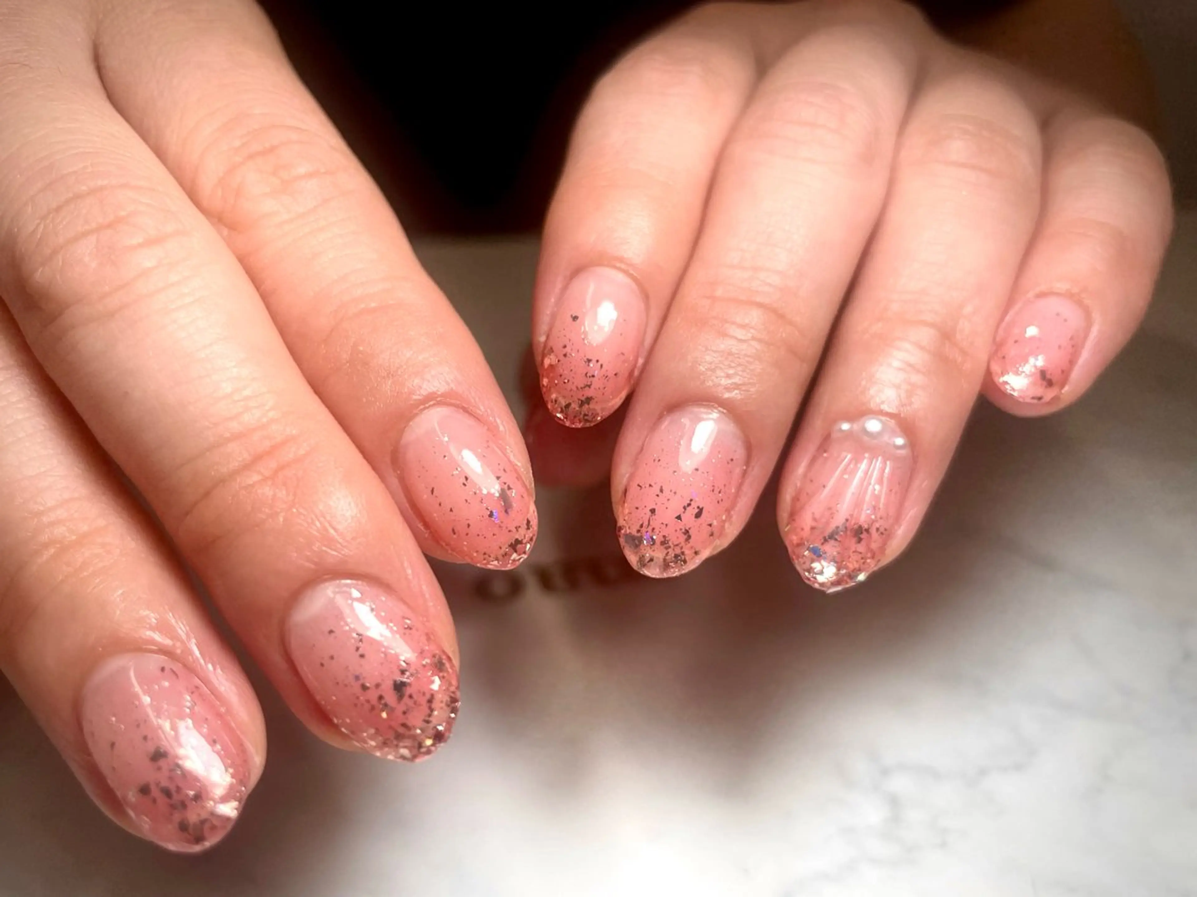 ネイル グラデーション ラメ(グリッター) ラメグラデーション ショートネイル ネイルサロン Sweetのネイルデザイン