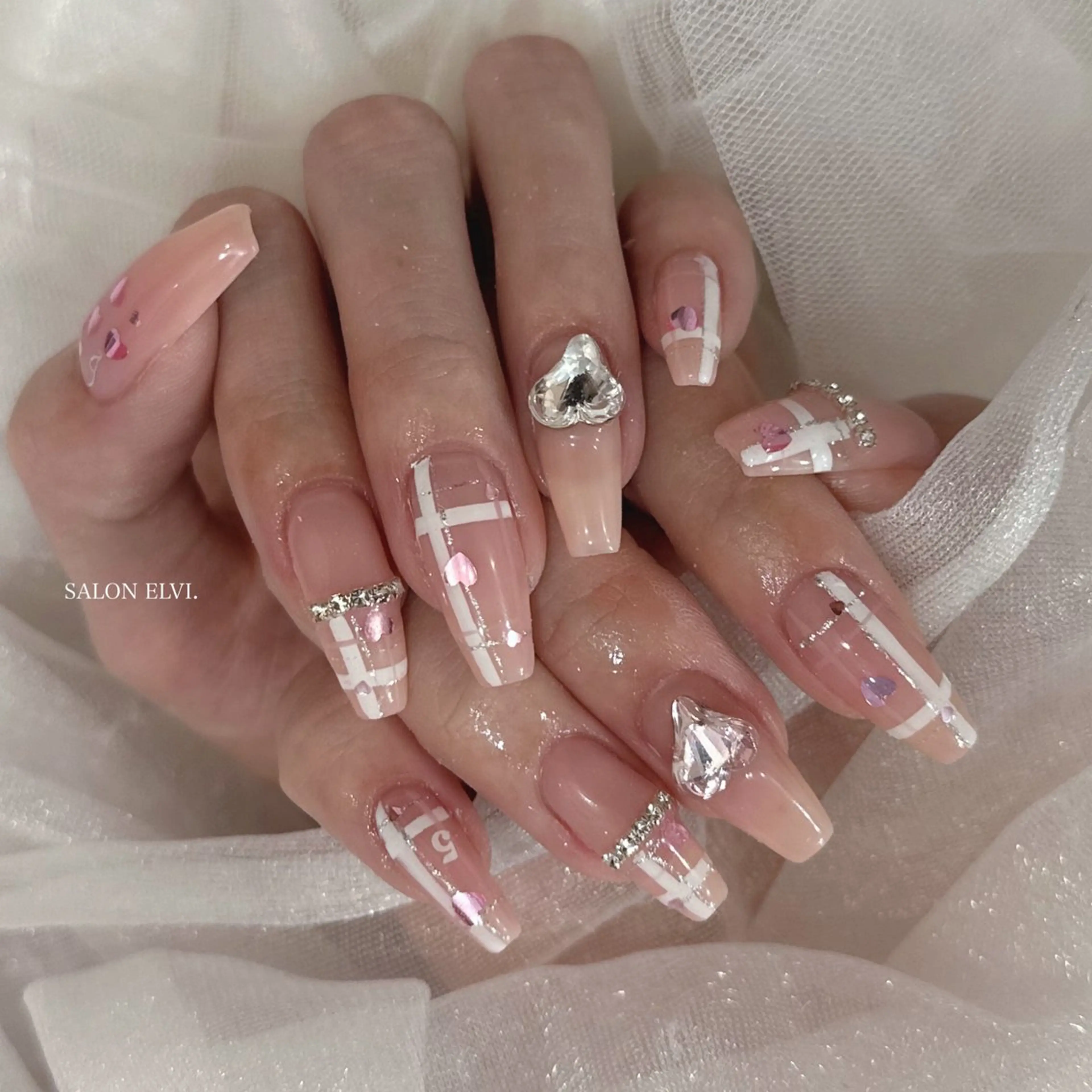 ネイル SALON ELVI.所属・SALON ELVI.のネイルデザイン