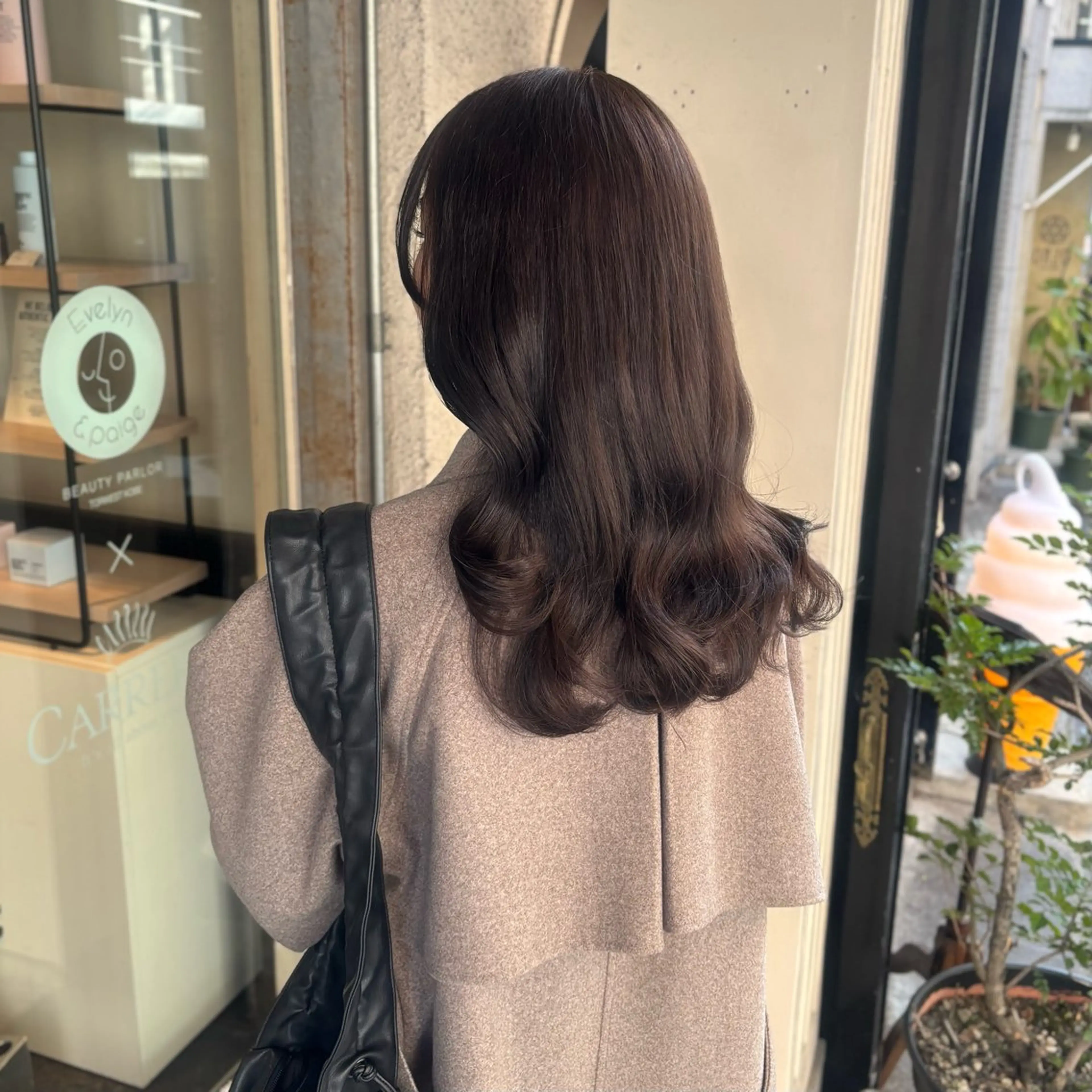 セミロング カラー ブラウンカラー 透明感カラー マロンブラウン カット ヘアカラー トリートメント 芦刈 咲来のヘアスタイル