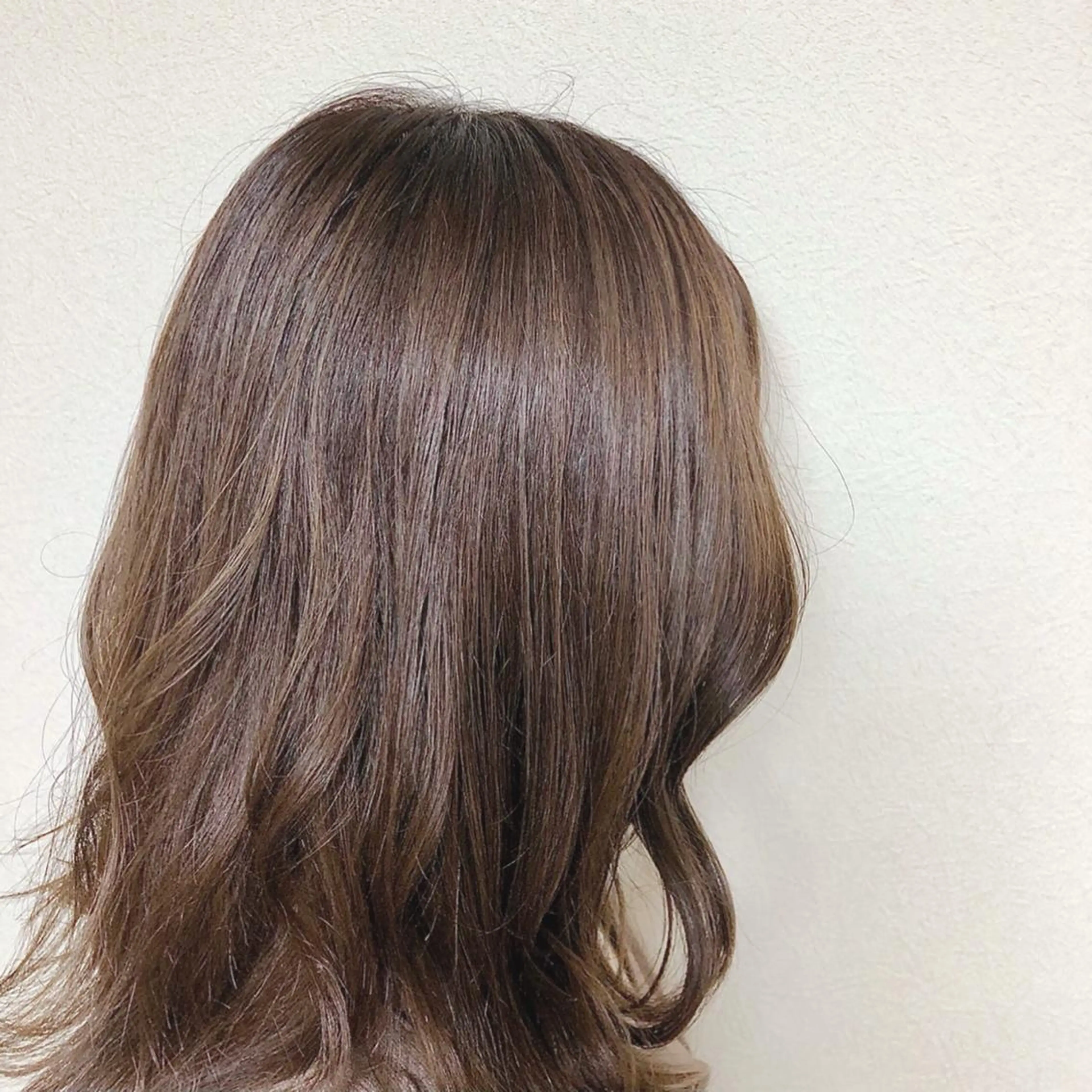 ミディアム カラー 山本 佳奈のヘアスタイル
