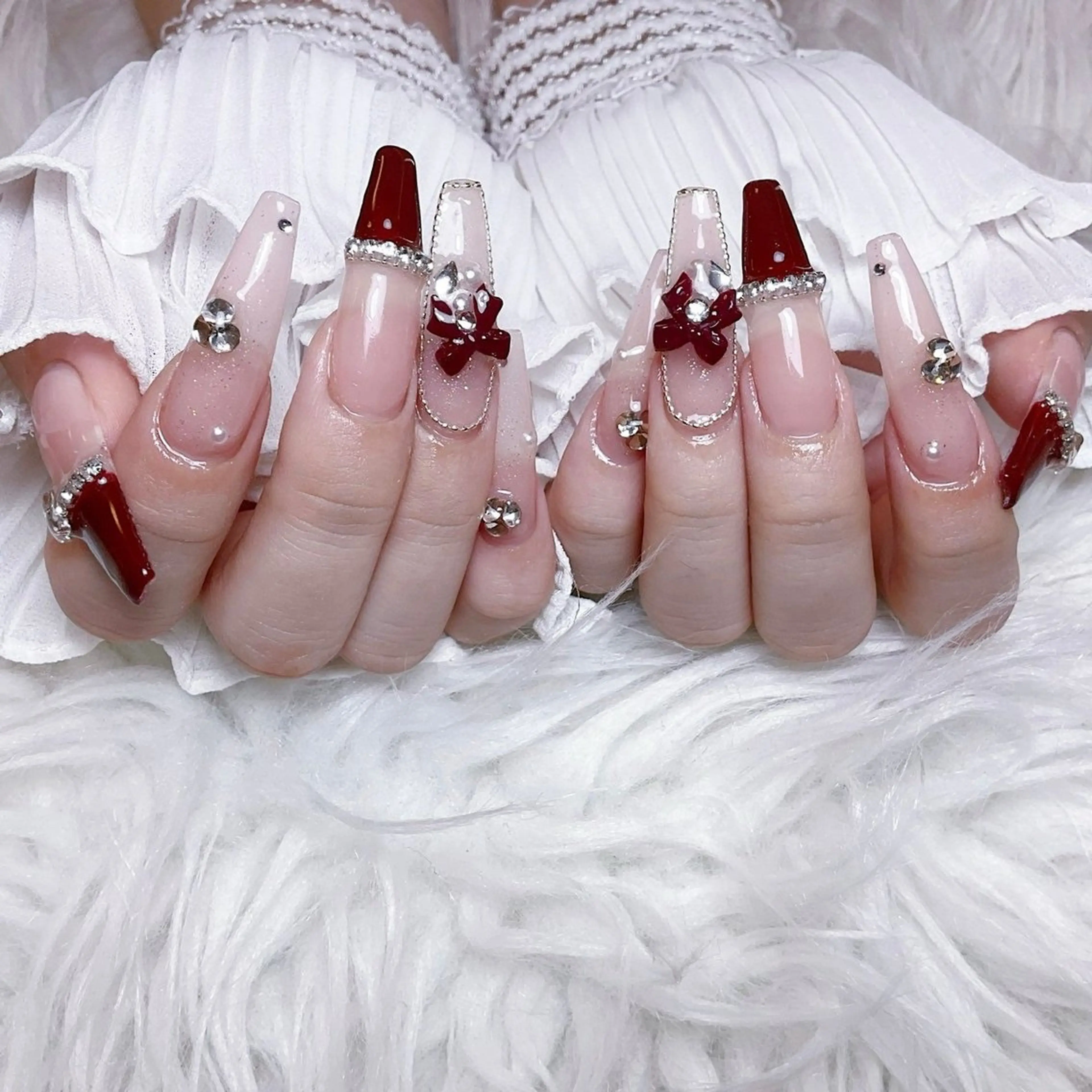 ネイル チークネイル 長さ出し フラワーネイル フレンチネイル ガーリー ハンドネイル NEW NAIL所属・NEW NAIL 池袋のネイルデザイン
