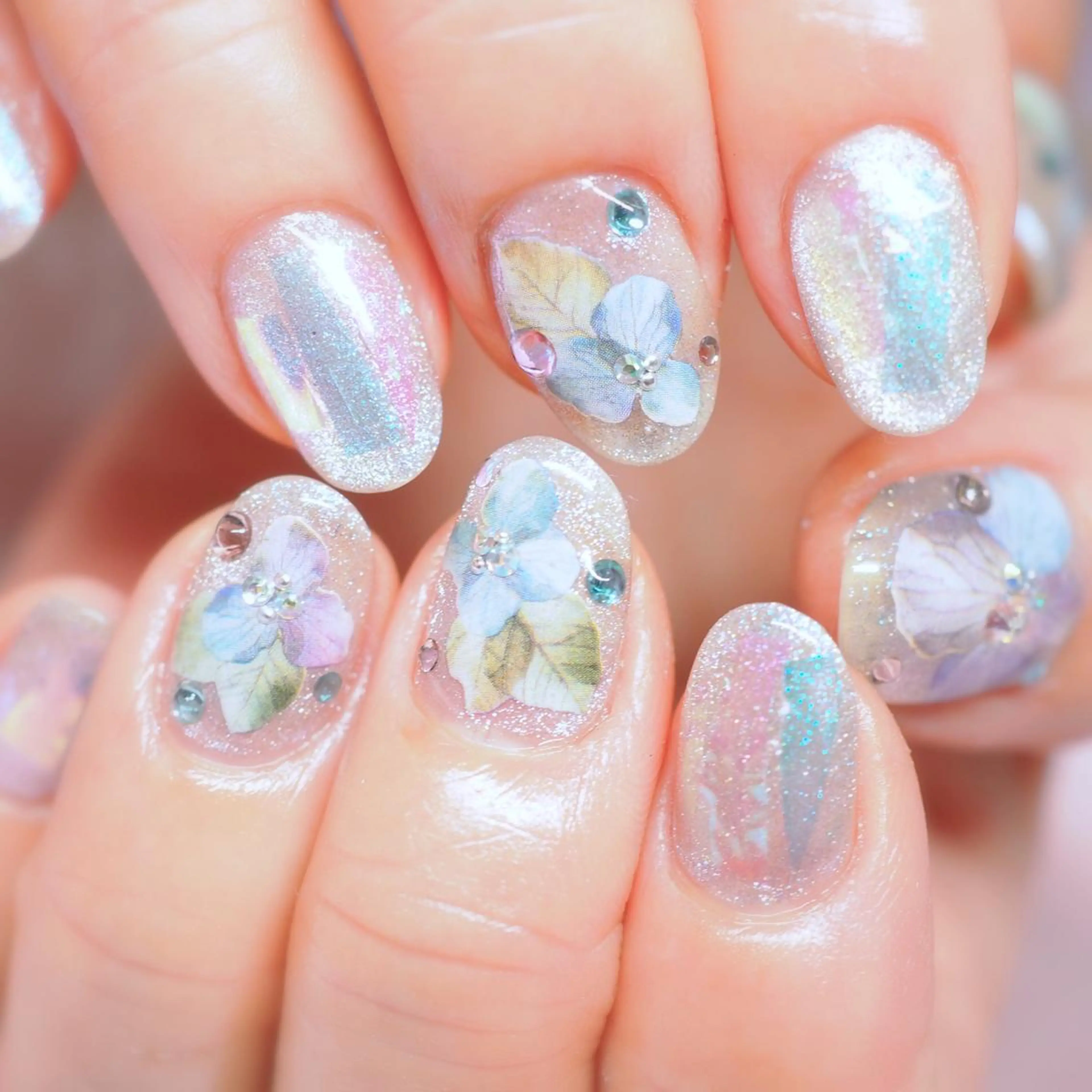 ミディアム ハンドネイル 深爪を断らない スカルプ高評価店のネイルデザイン