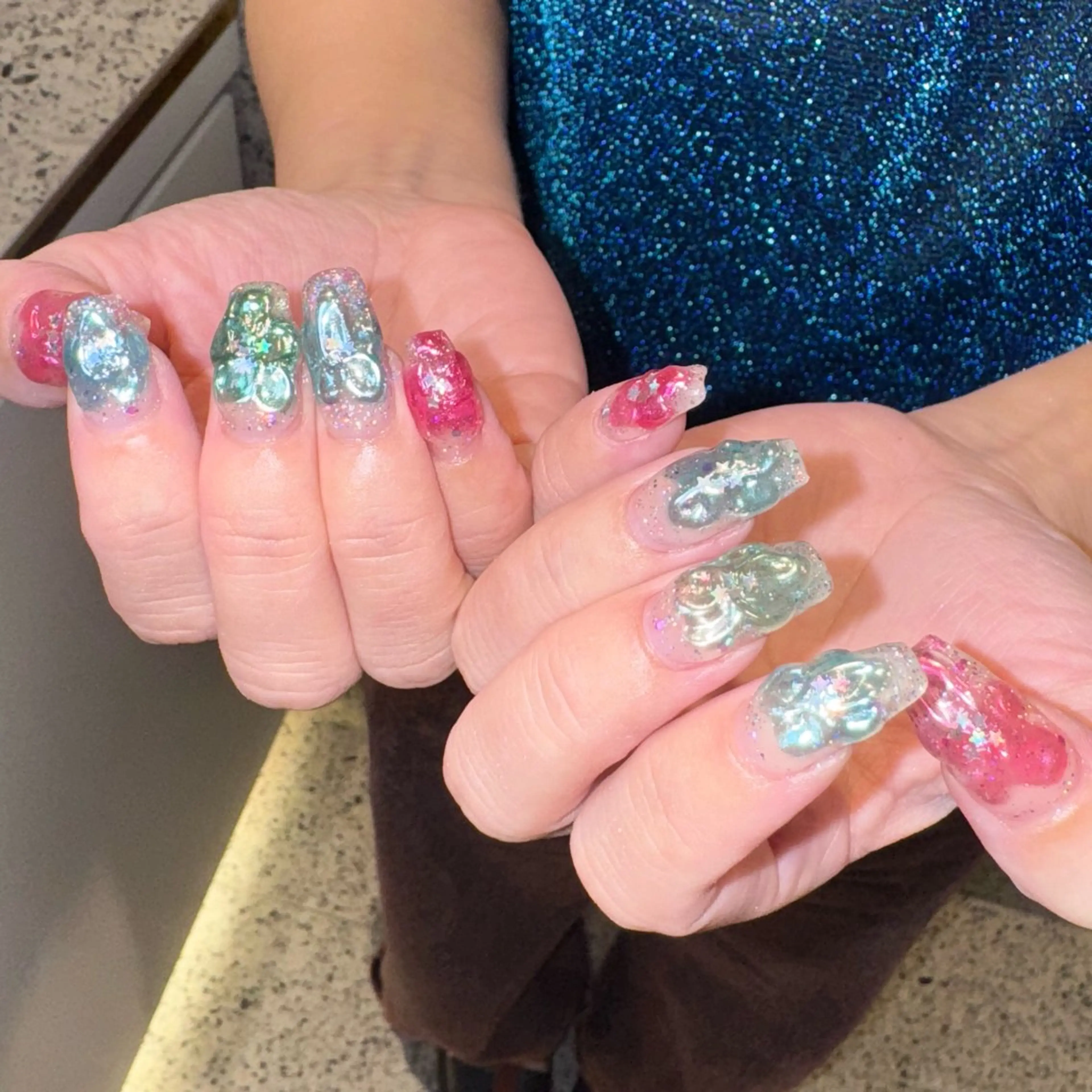 ネイル ミラーネイル ハンドネイル RIEKO🍒 ワンホン♡推しネイルのネイルデザイン