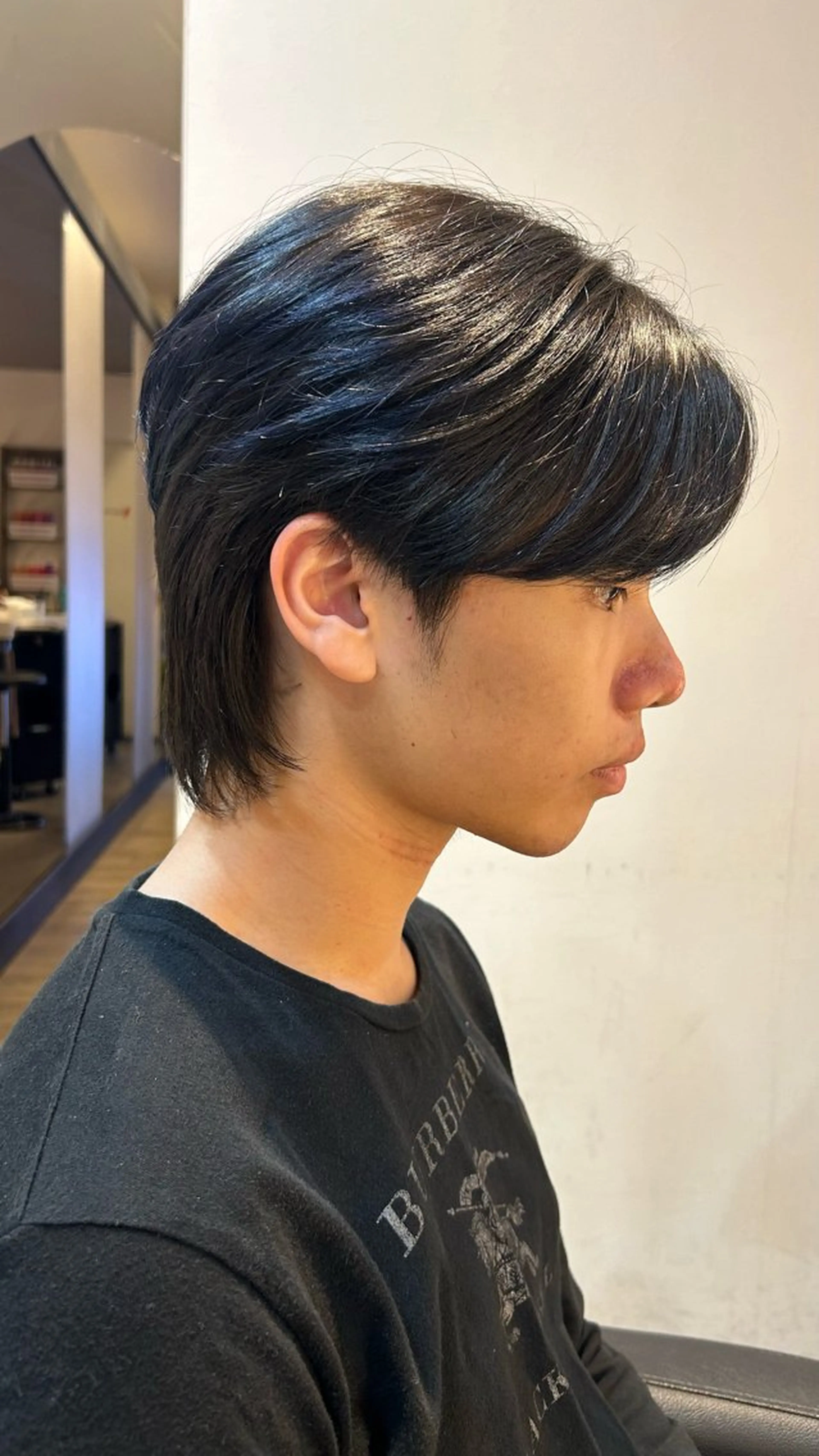 カラー メンズ メンズブリーチ センターパート メンズ韓国風 メンズウルフカット ブリーチ カット 有働由良／ハイトーン ／韓国メンズヘアのヘアスタイル