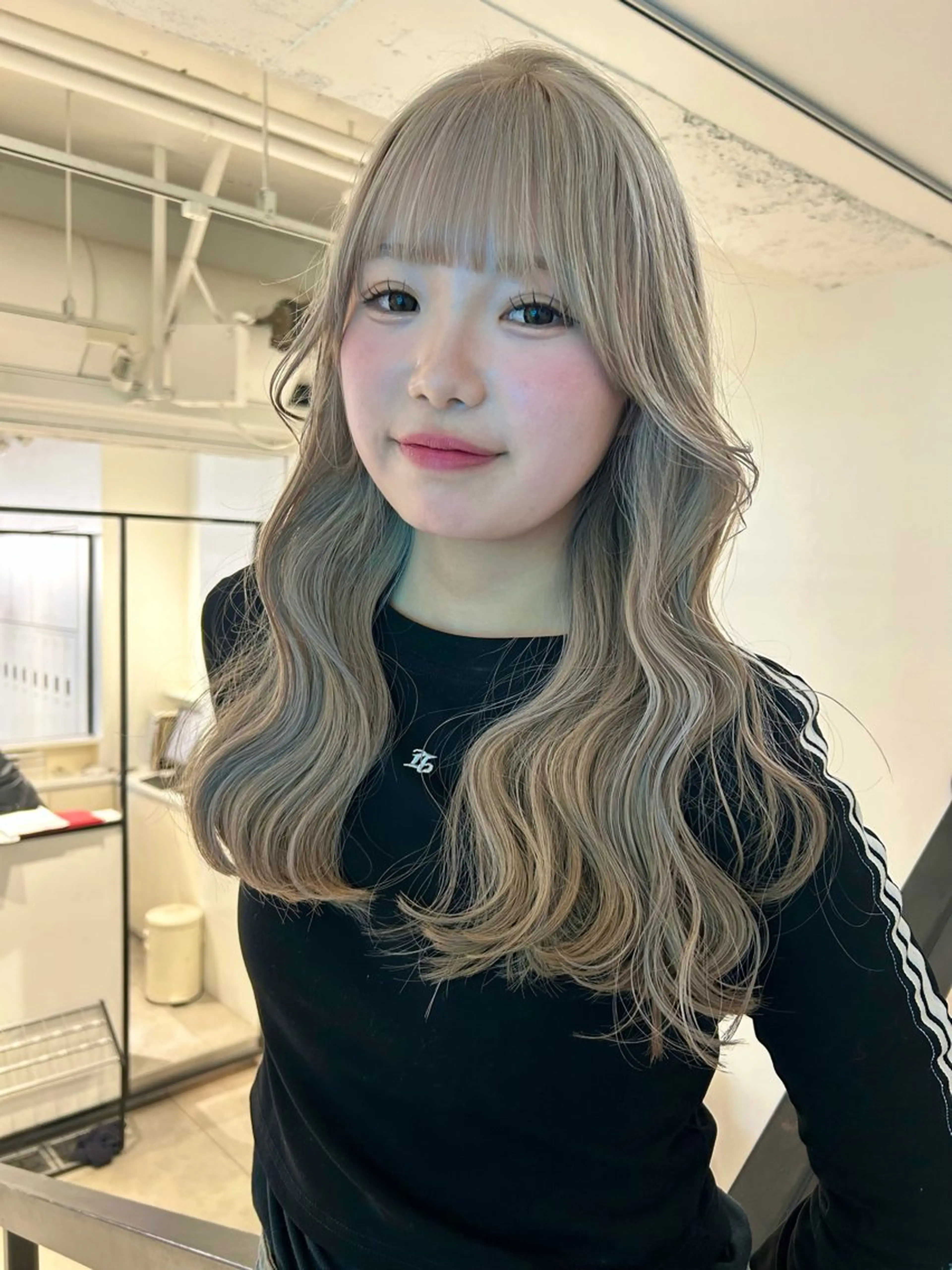 ロング カラー ヘアカラー トリートメント 🌟暖色系ハイトーン 🌟AIのヘアスタイル