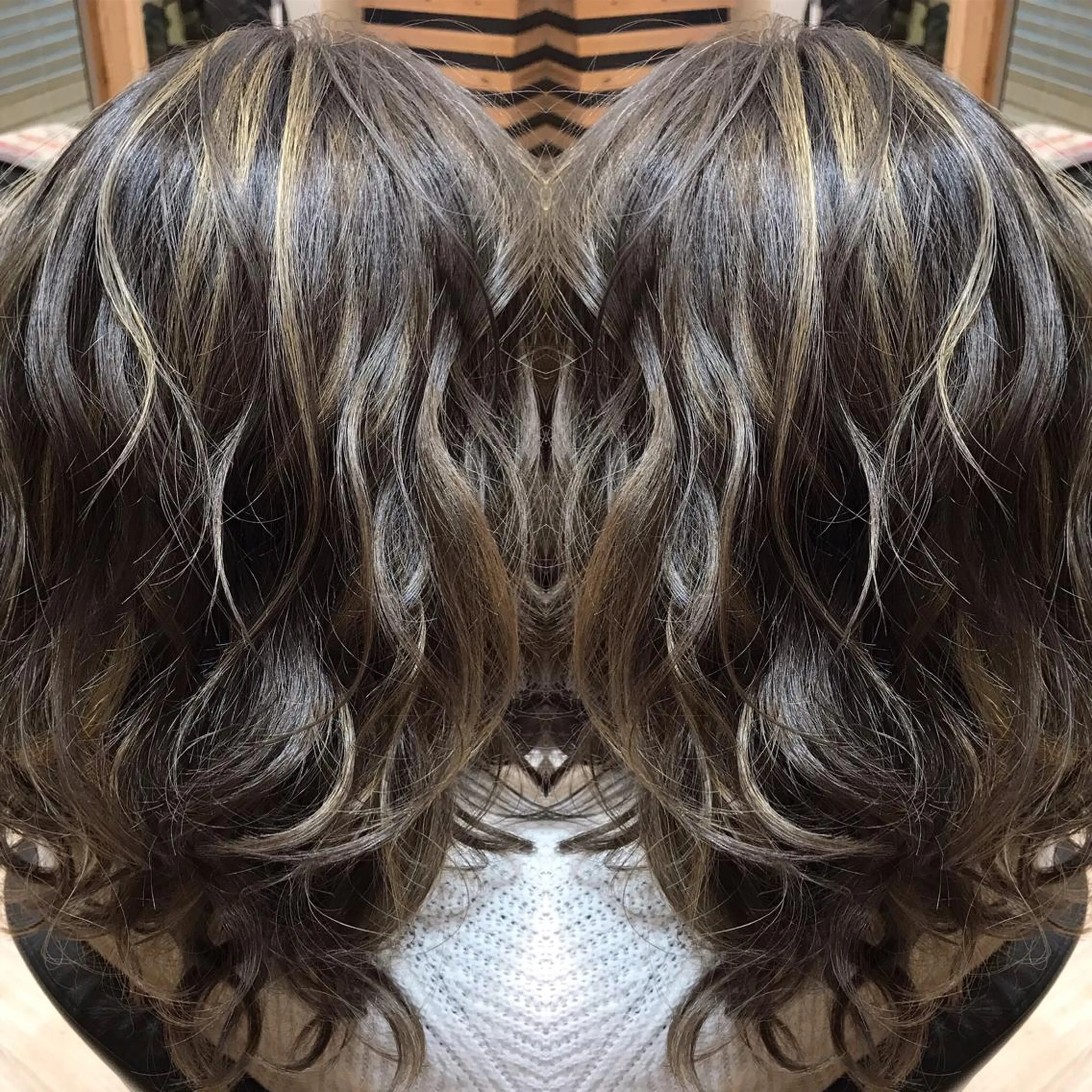 セミロング カラー ハイライトカラー ハイライト ヘアカラー 大久保 隆蔵のヘアスタイル