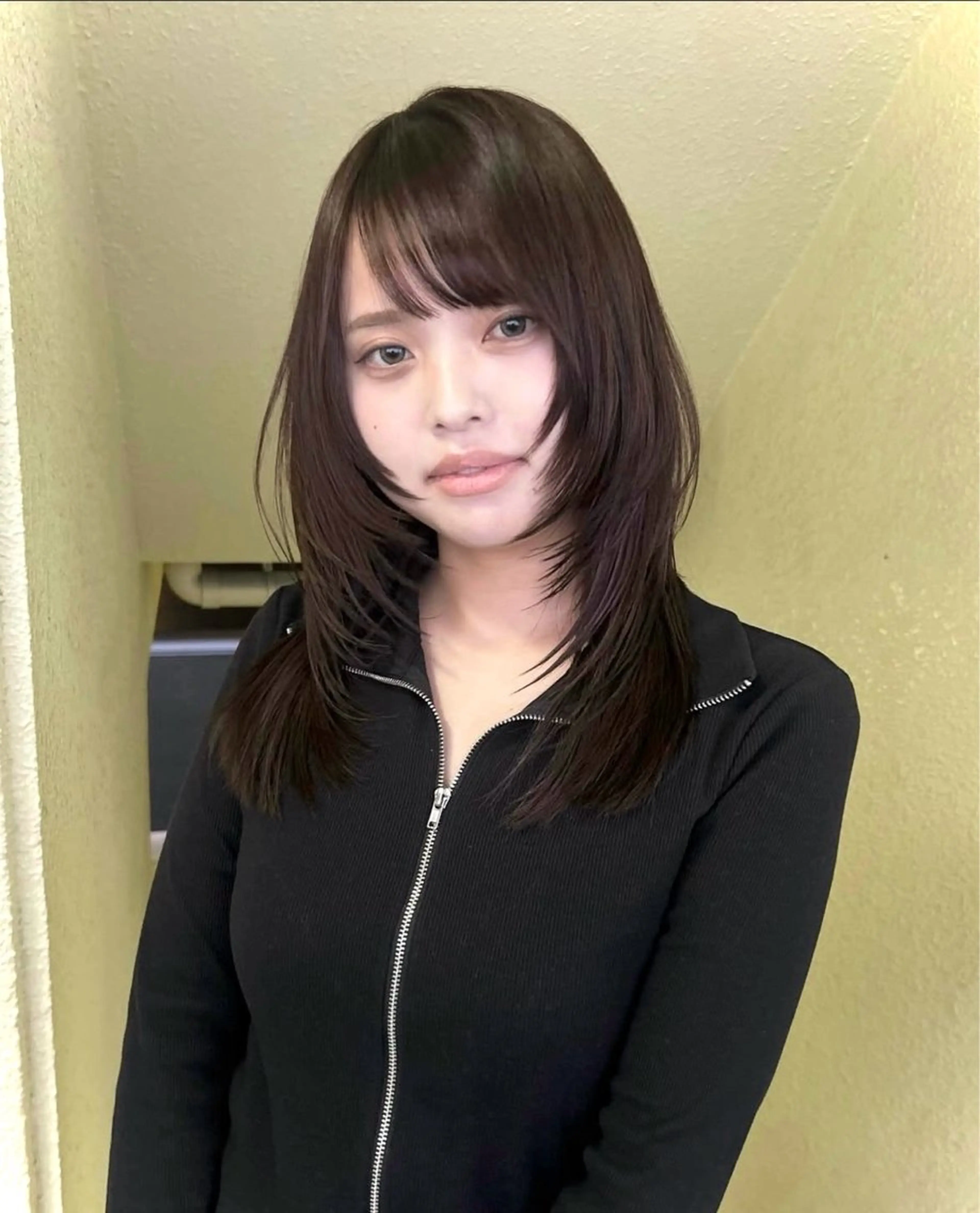 セミロング カラー ヘアアレンジ 透明感カラー 顔まわりレイヤー 髪質改善 韓国風ヘア レイヤーカット カット レイヤーカット✂️ 透明感カラー🫧栄のヘアスタイル