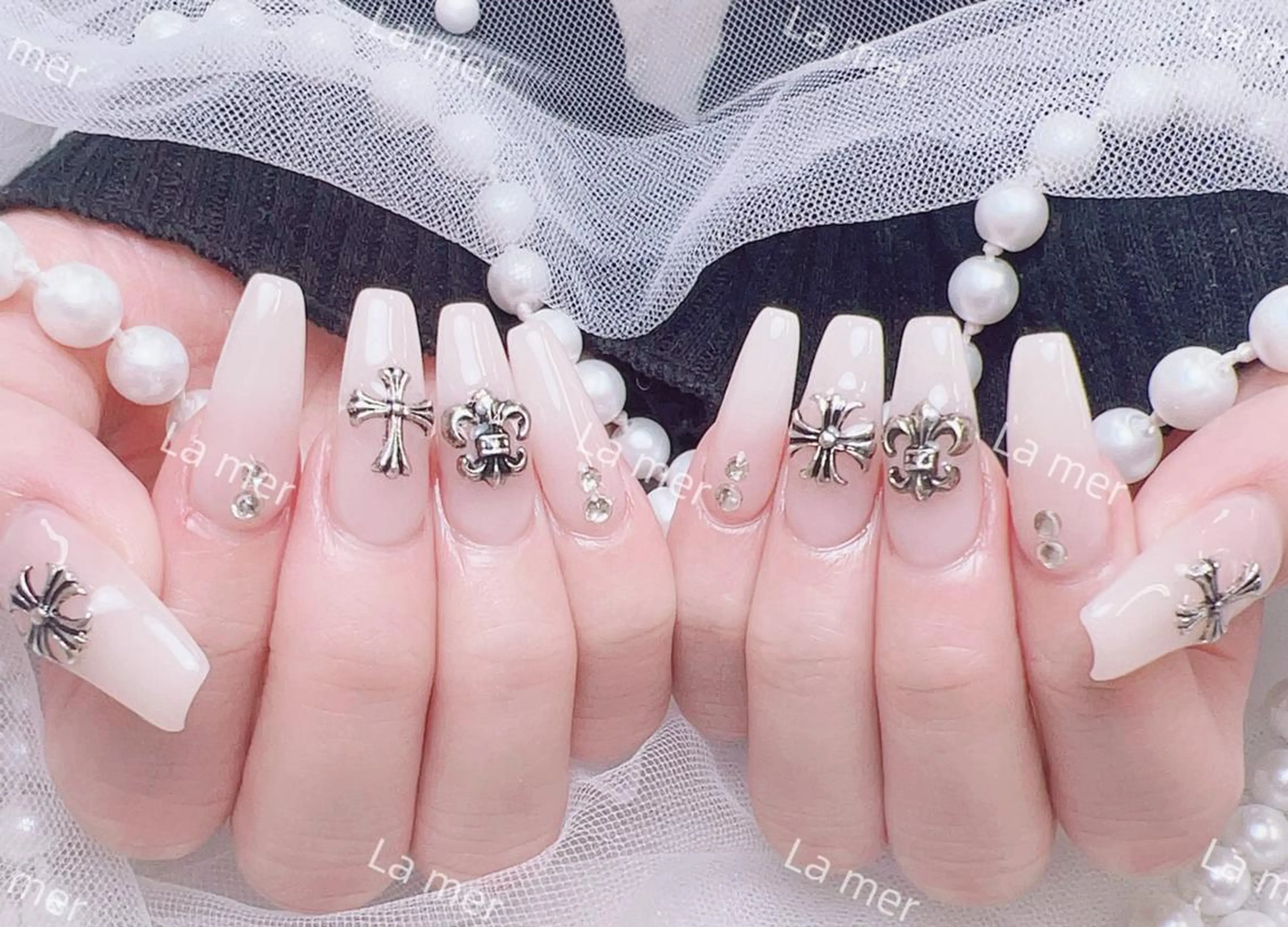 ネイル ハンドネイル ハンドケア ✨荒木 🌙のネイルデザイン