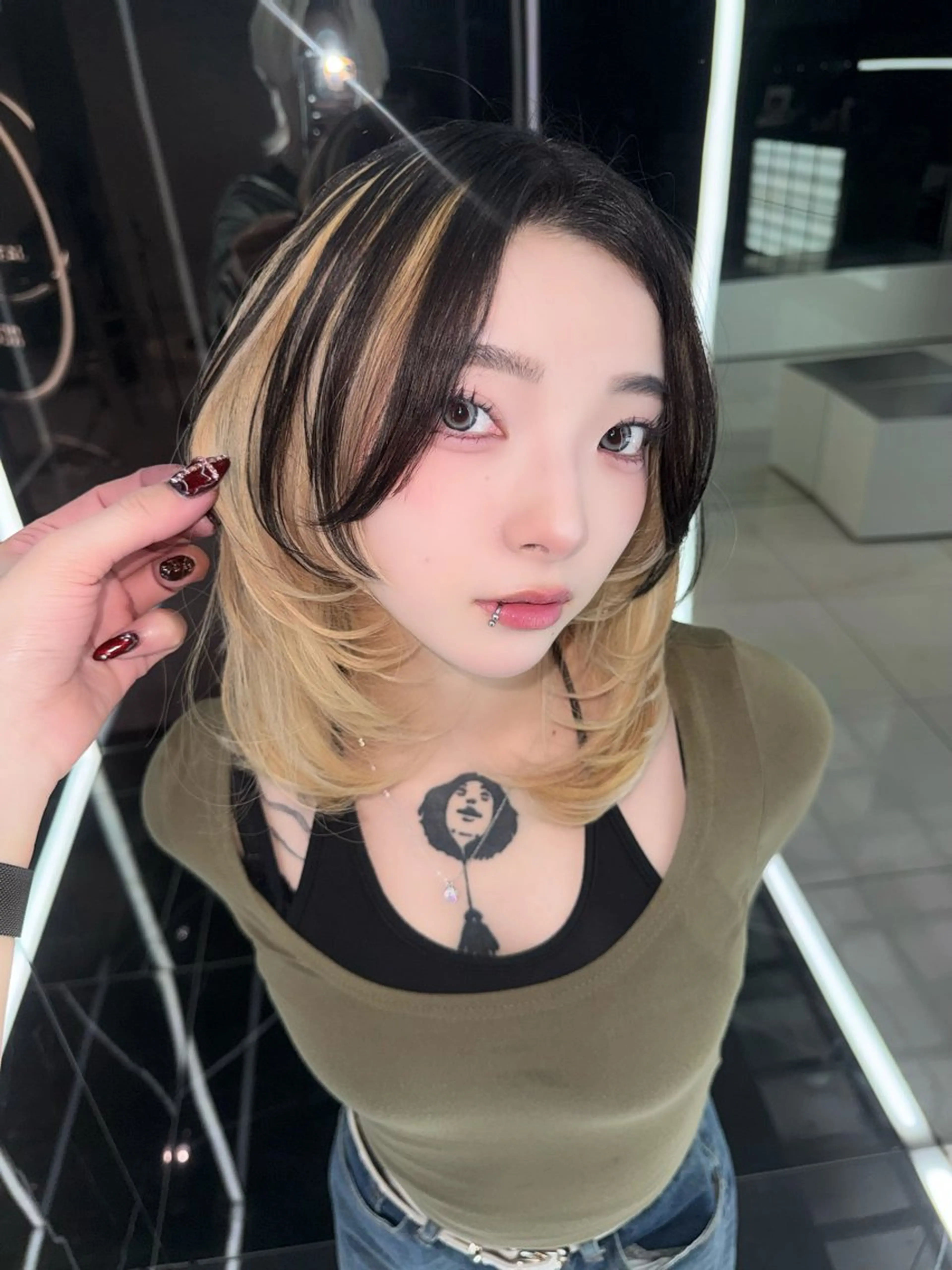 ミディアム ハイレイヤー レイヤーカット カット Rino/ハイトーン /ミルクティーカラーのヘアスタイル