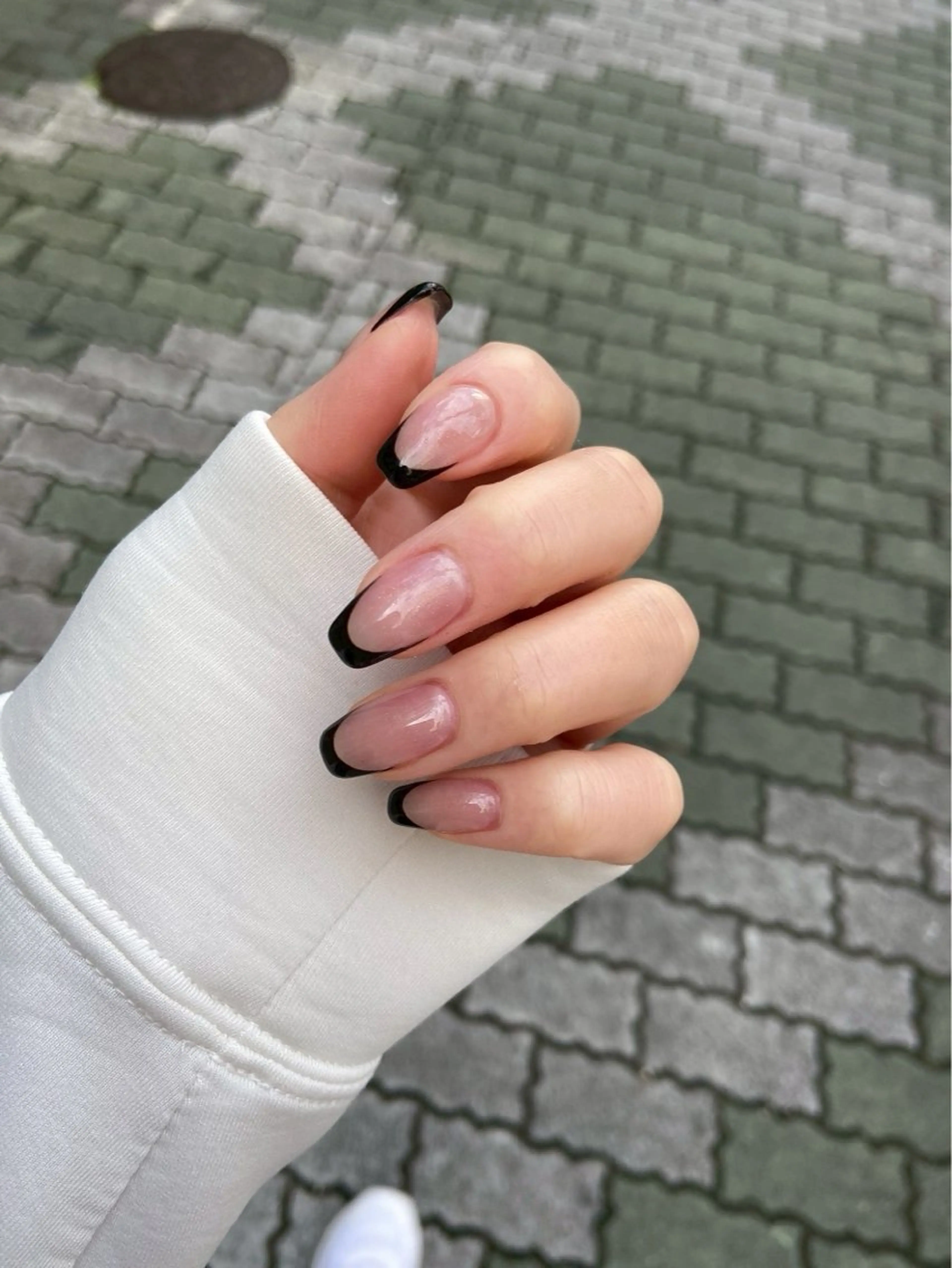 《オフ込みフィルイン》マグネット/フレンチ(下地クリア)/カラーグラデーション(下地クリア)¥4500の写真