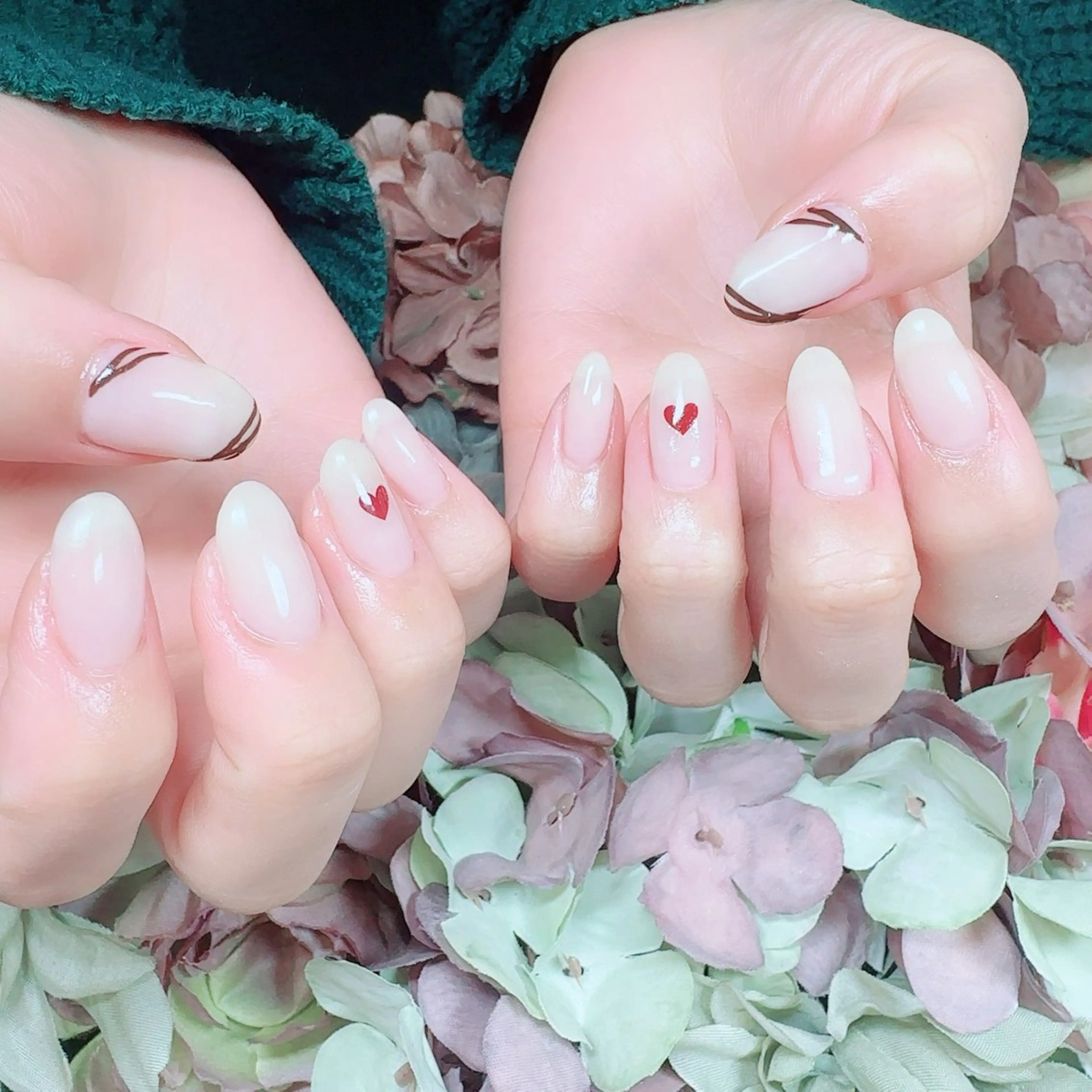 ネイル アンドネイルアンドビューティー所属・池田 愛美理のネイルデザイン