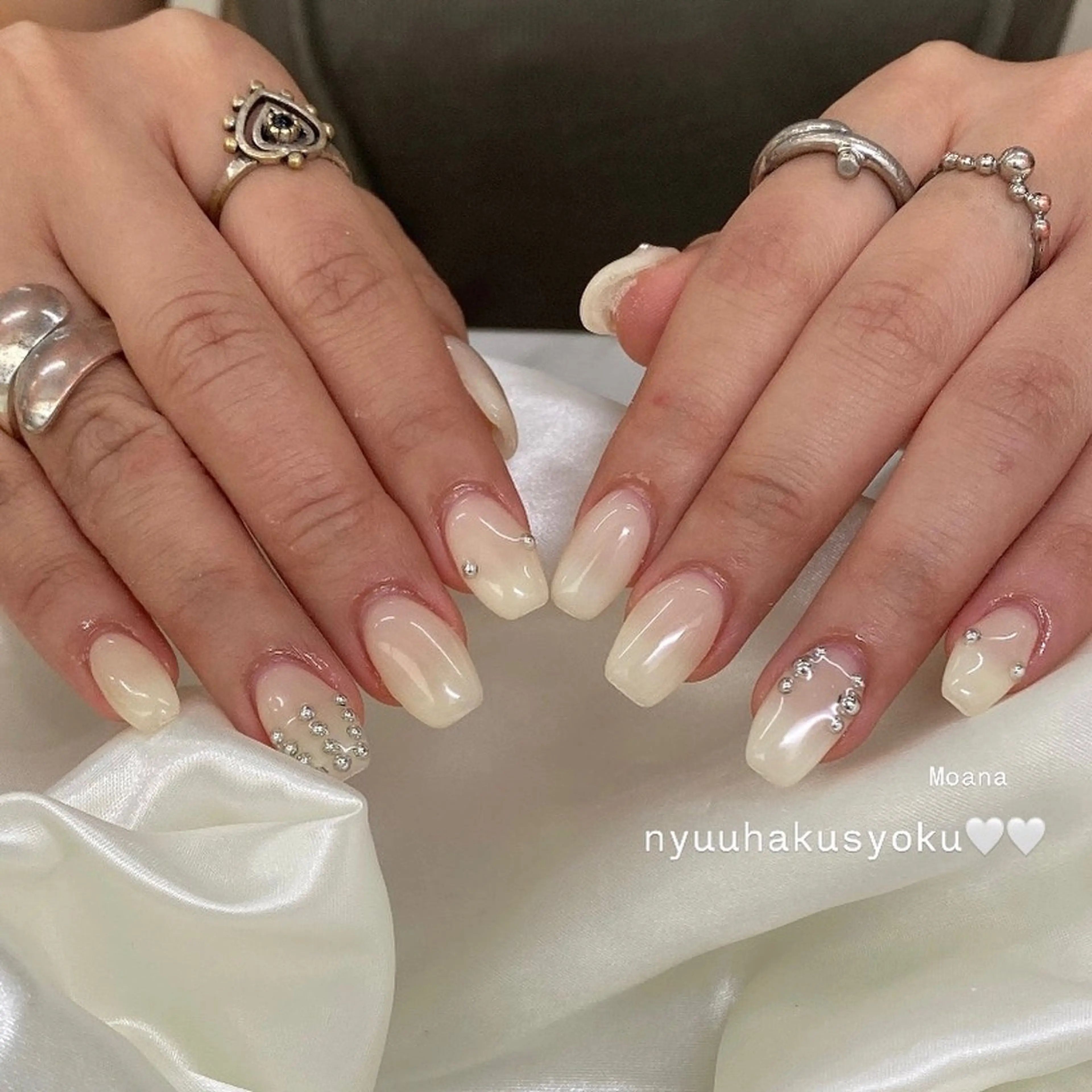 ネイル 韓国ネイル ワンカラーネイル シルバー スクエアネイル ワンホンネイル ハンドネイル MoanaNail Manamiのネイルデザイン