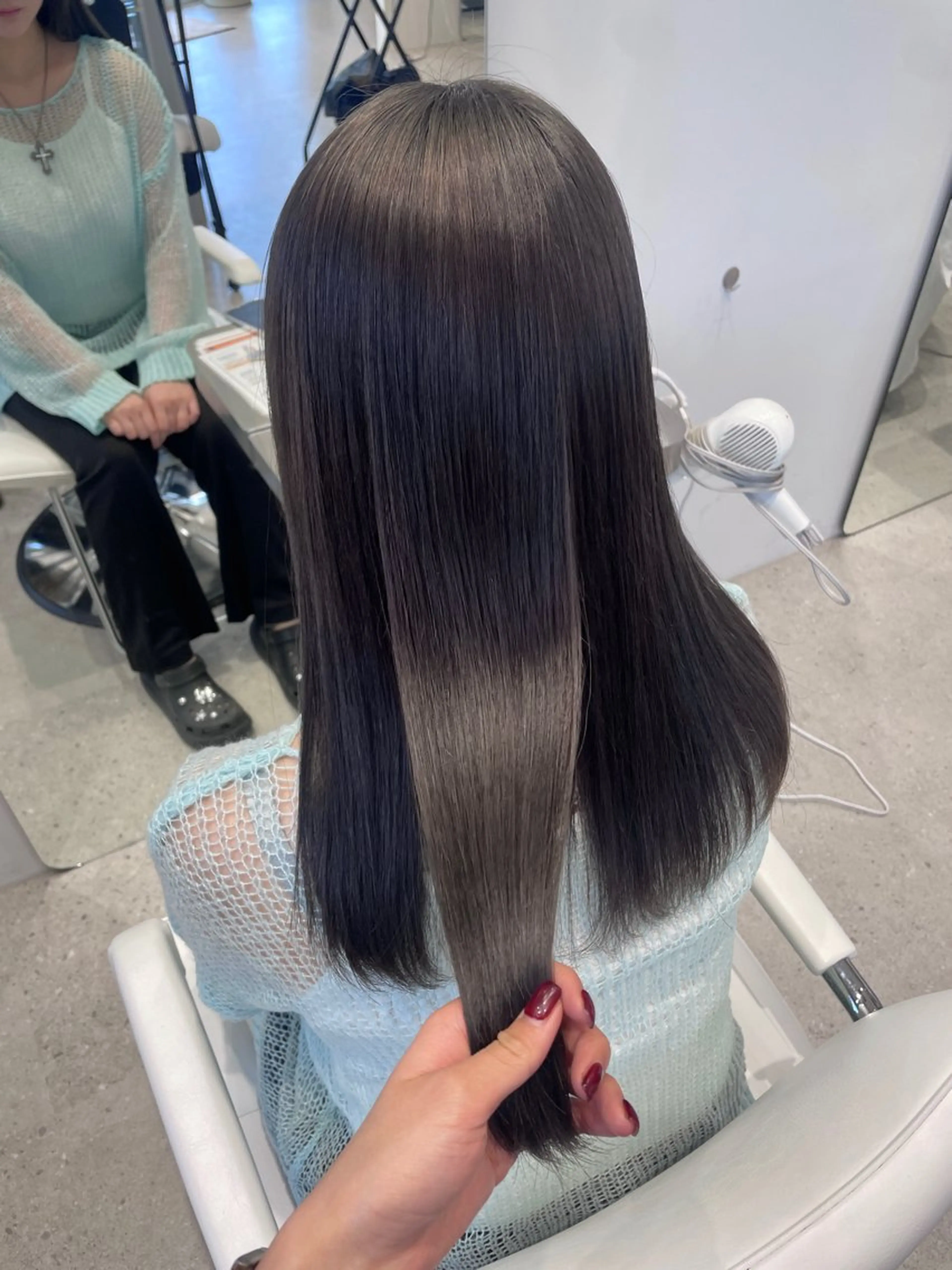 〔 透明感抜群 〕ケアカラー 🎀の写真