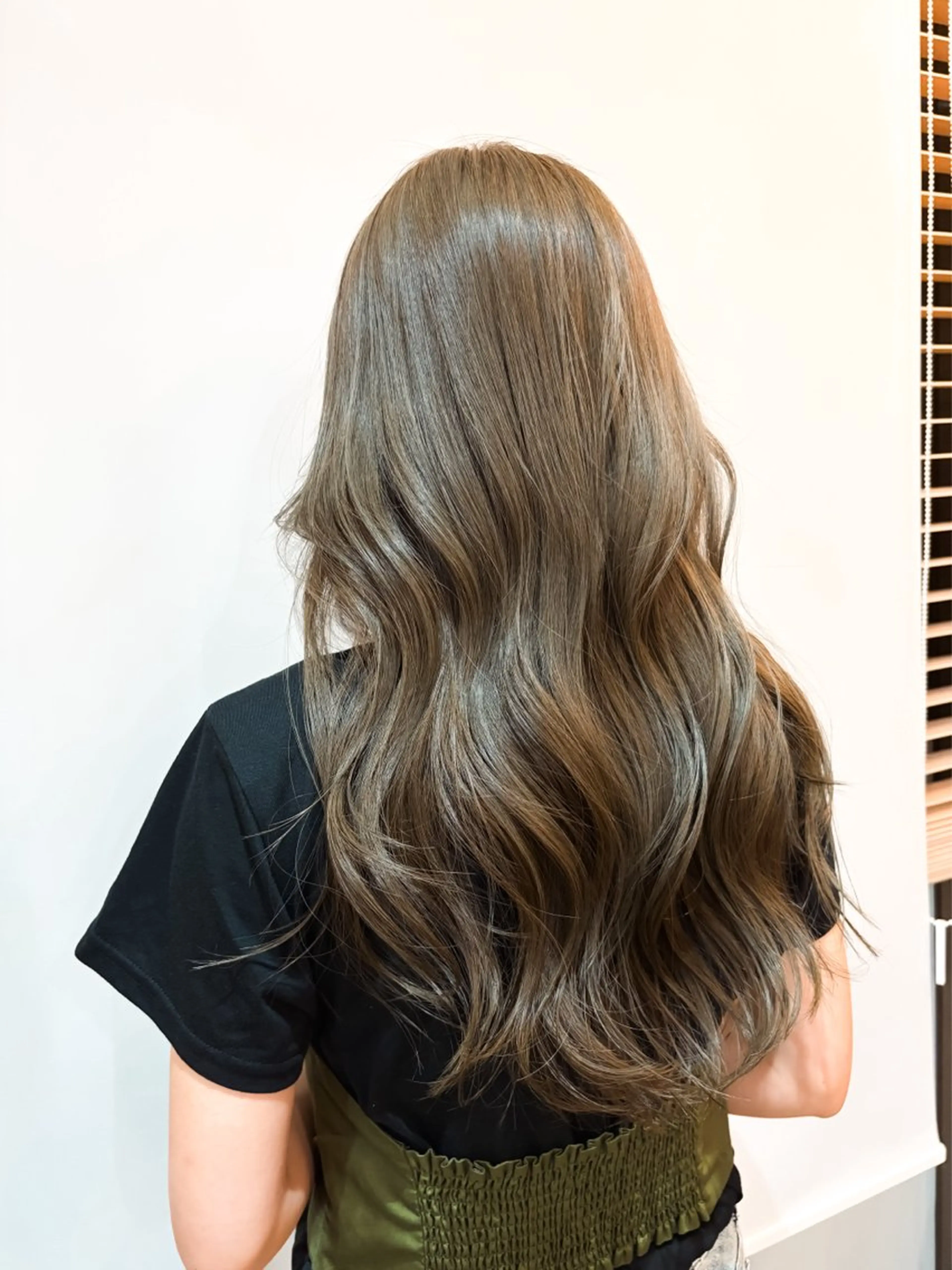 セミロング カラー Miyamoto Yasuchikaのヘアスタイル