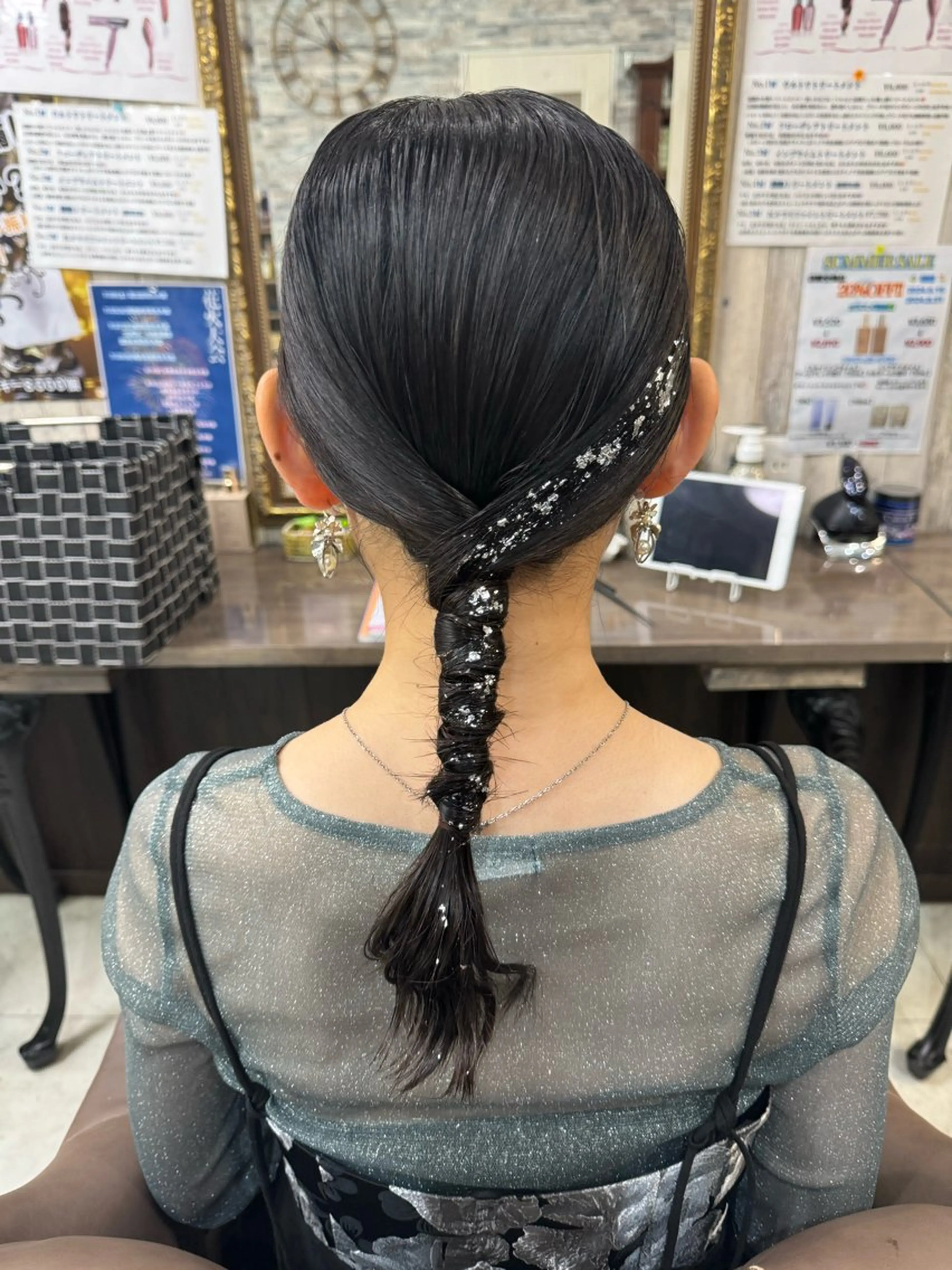 セミロング ヘアセット 土屋朱理/ ハイトーンカラーのヘアスタイル