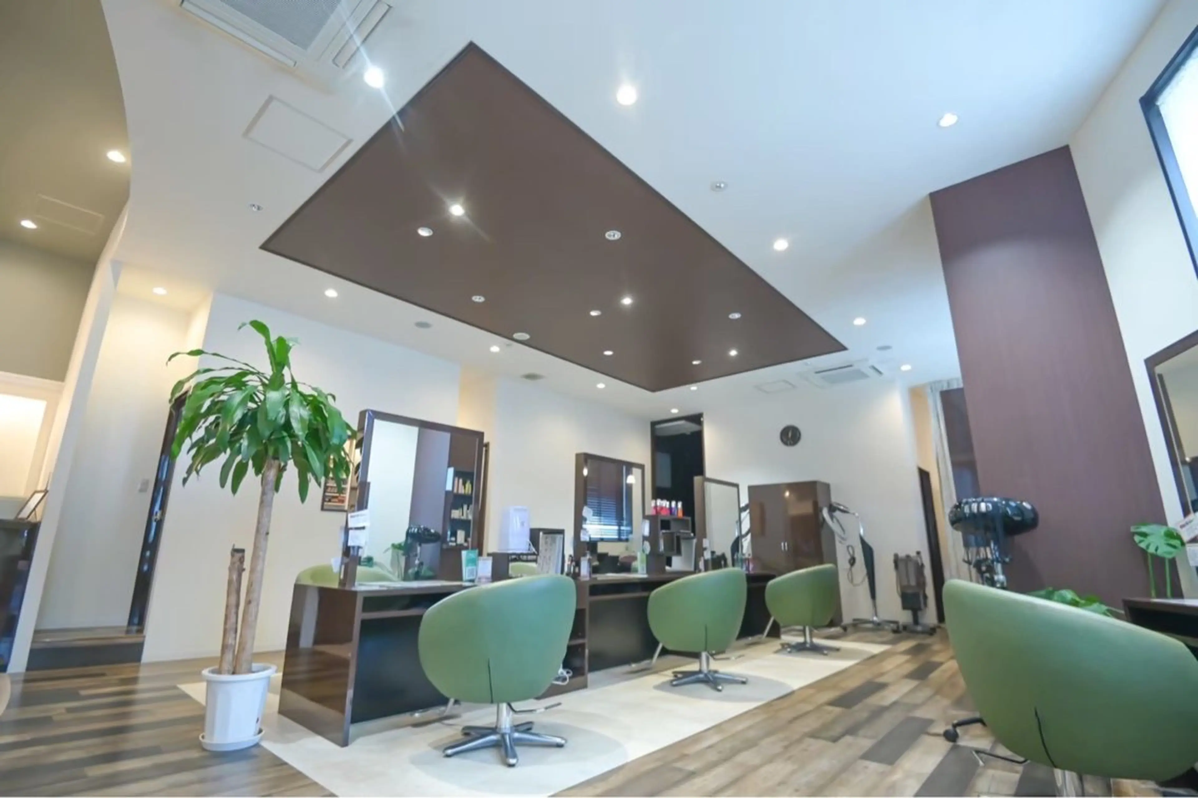 村上 遥香 店長スタイリストのヘアスタイル