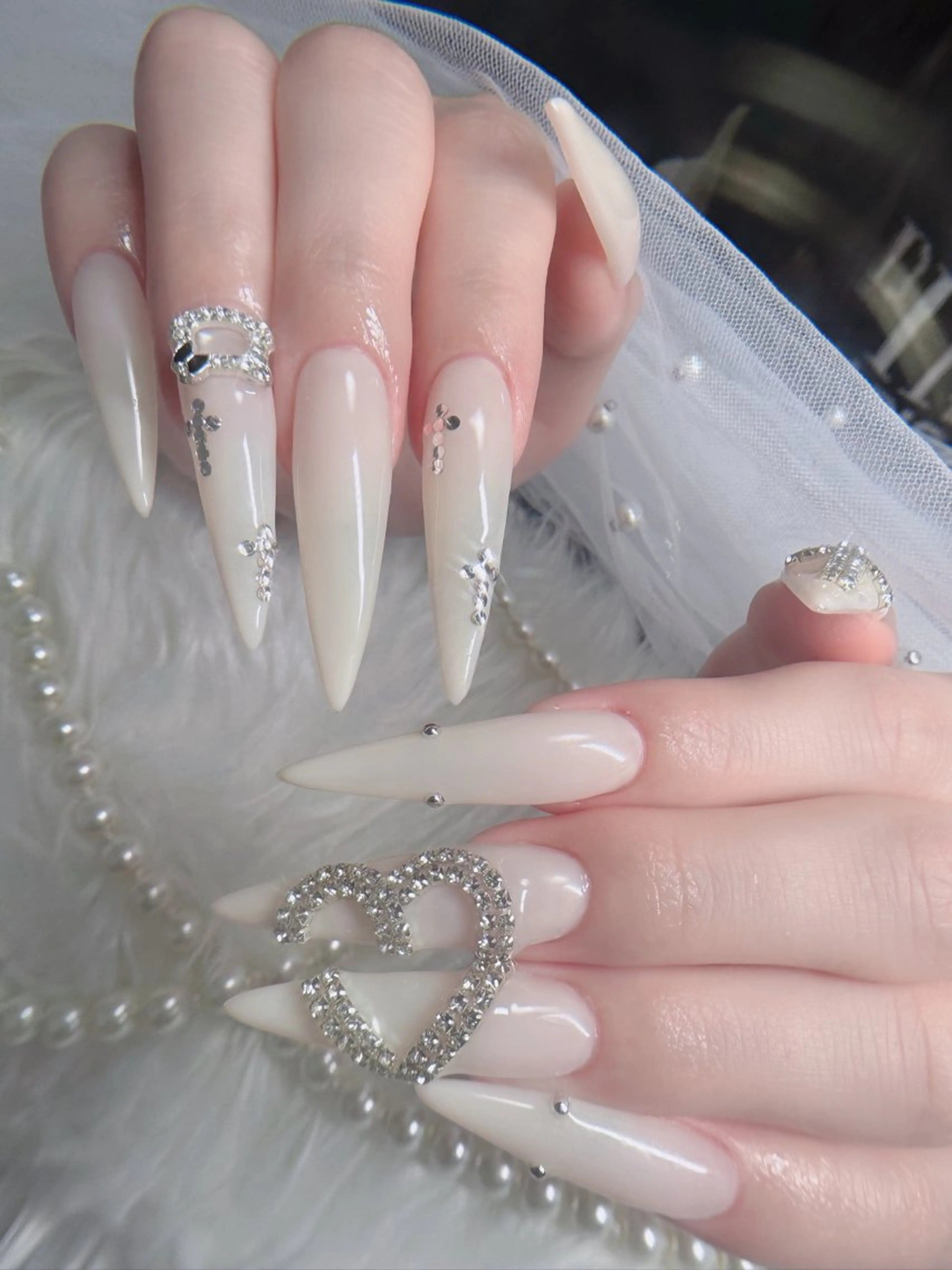 ネイル オーロラネイル フレンチネイル ジェルネイル ハロウィン キラキラネイル ハンドネイル H.baby Nail Salonのネイルデザイン