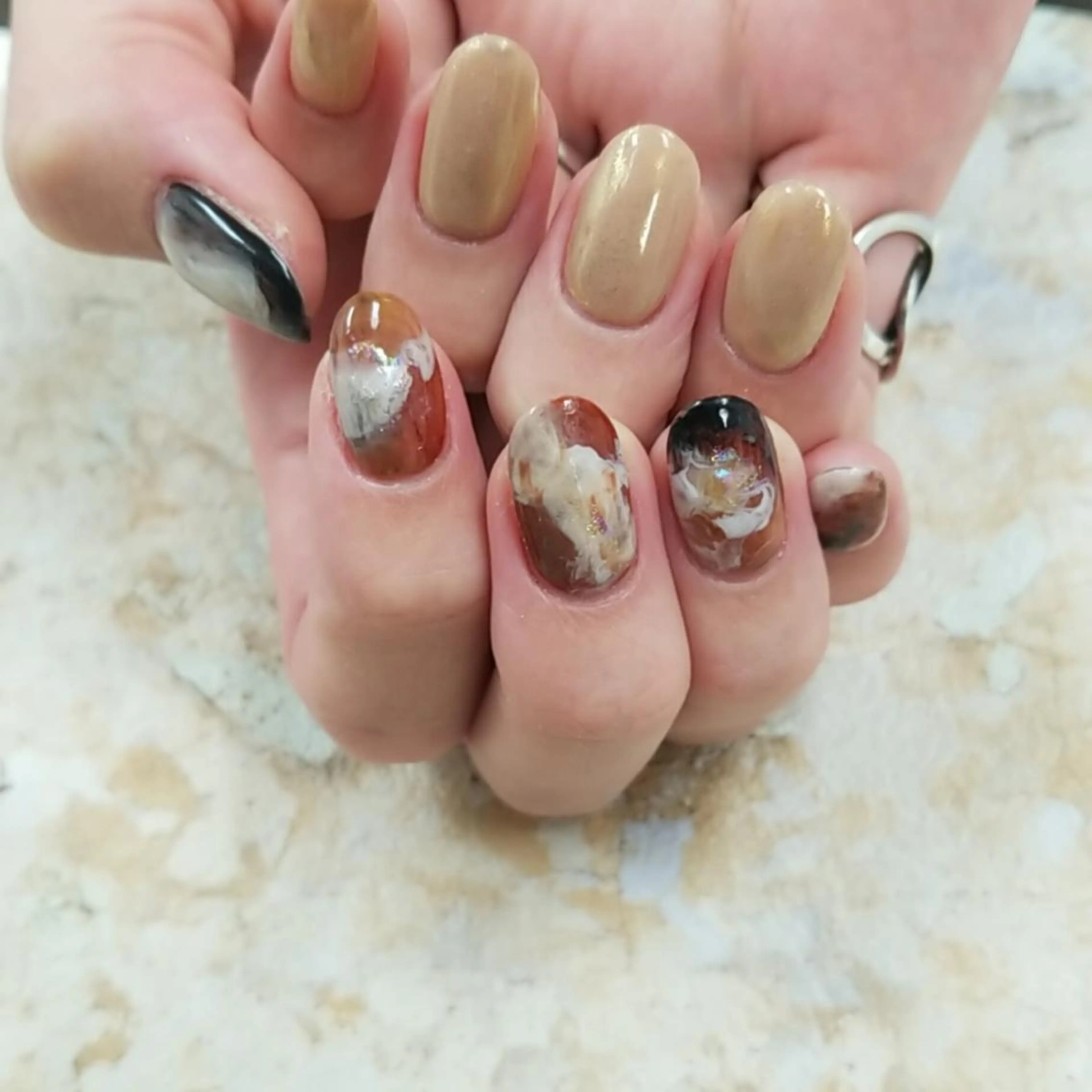 ネイル アートネイル ジェルネイル マグネットネイル 持ち込み ニュアンスネイル 河野ちえ (雑誌掲載サロン)のネイルデザイン