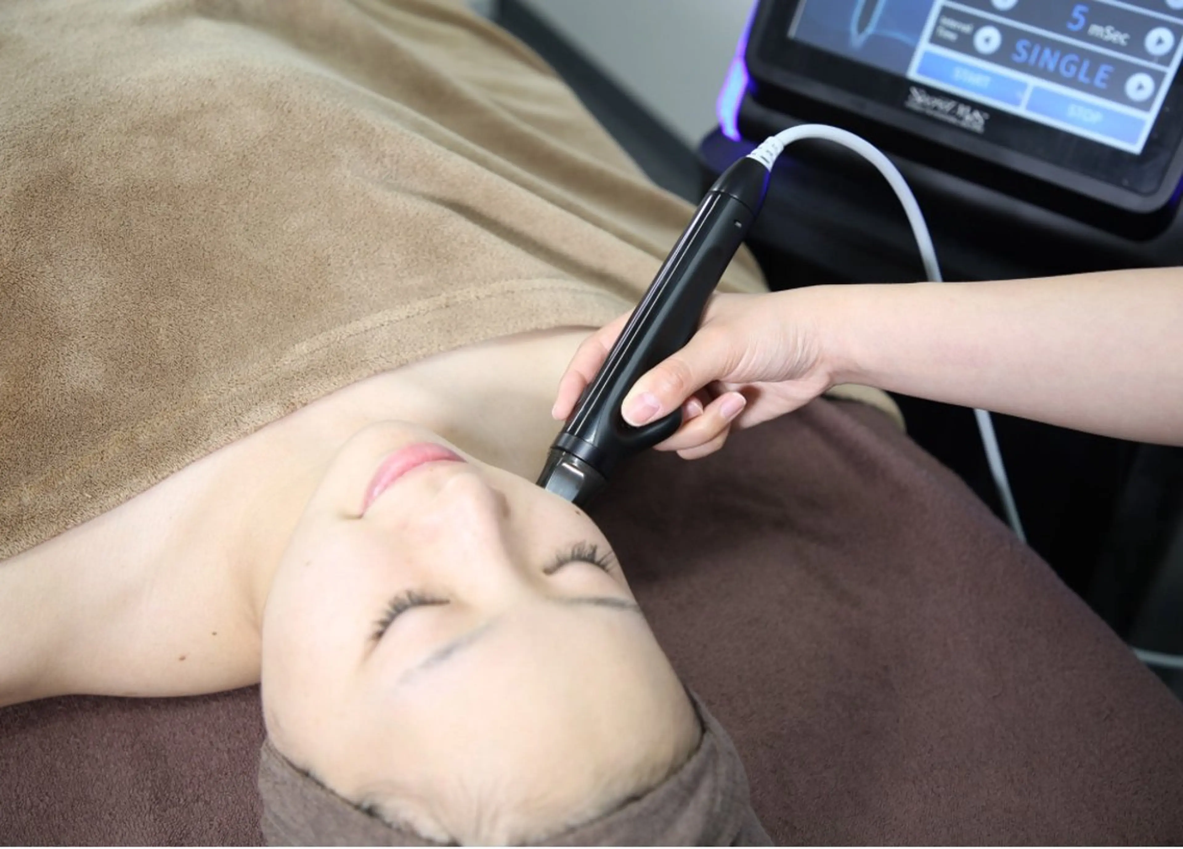 お出かけ前にサクッと！サーマルフラクショナル！200ショットの写真