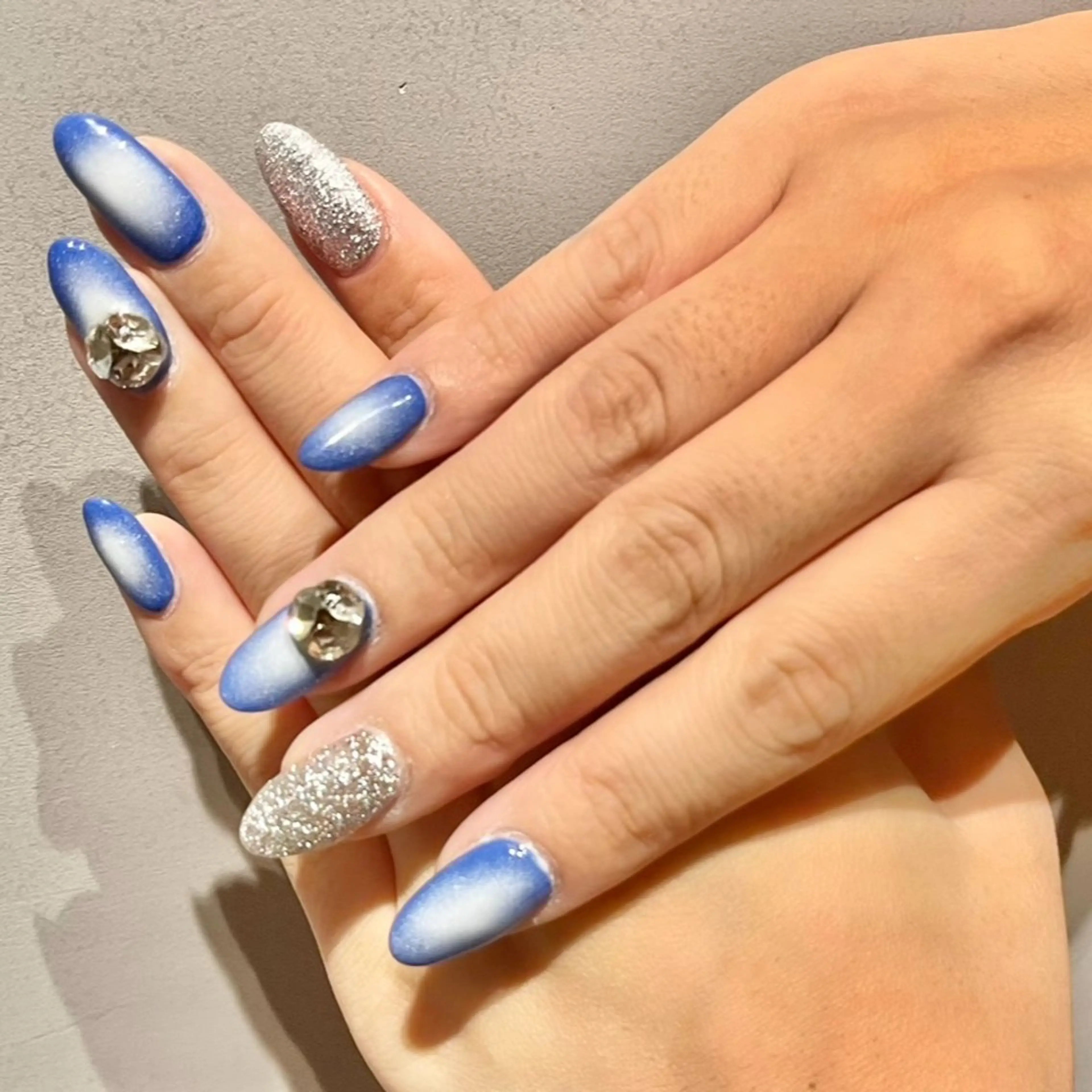 ネイル フラッシュネイル フットネイル ジェルネイル ラメ(グリッター) ラメグラデーション ハンドネイル beautysalonLino所属・ネイルサロン ⭐︎Linoのその他イメージ