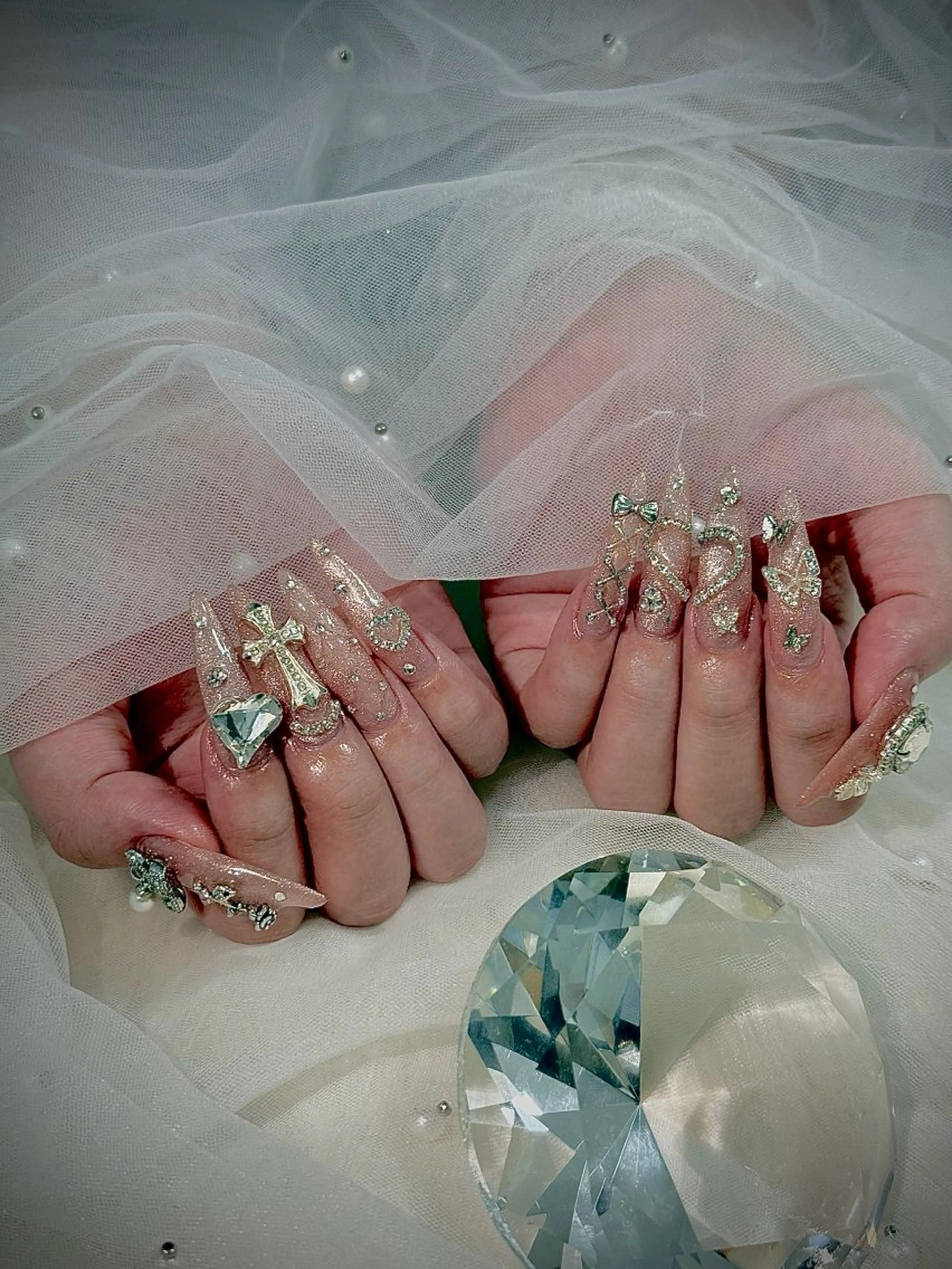 ネイル アートネイル ゴージャス キラキラネイル ロングネイル スカルプネイル MINDY ミンディのネイルデザイン