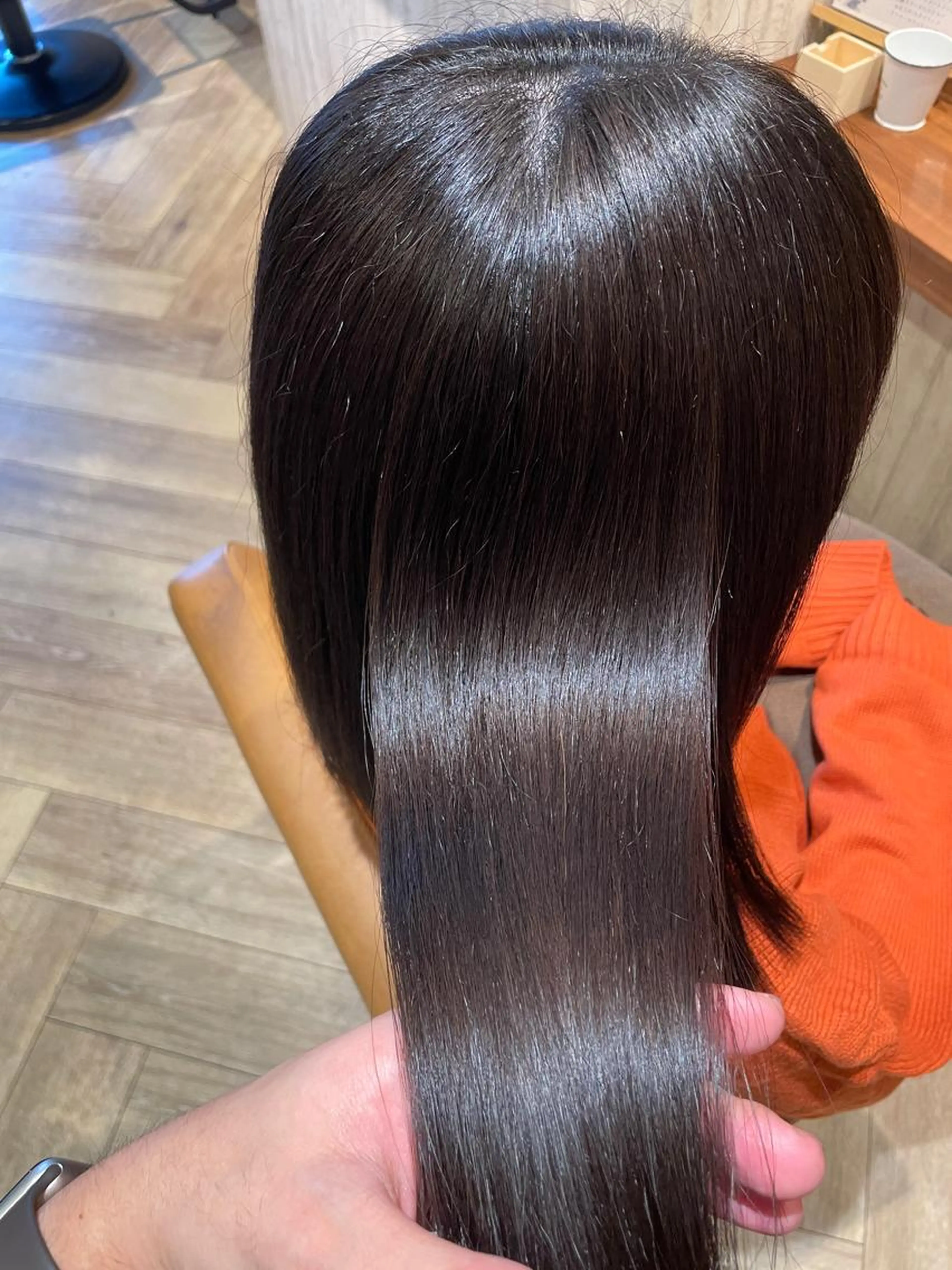 指通りが変わるサラサラ髪質改善トリートメントエステフルコース【カット＋髪室改善ヘアサプリメント＋超音波トリートメント】の写真