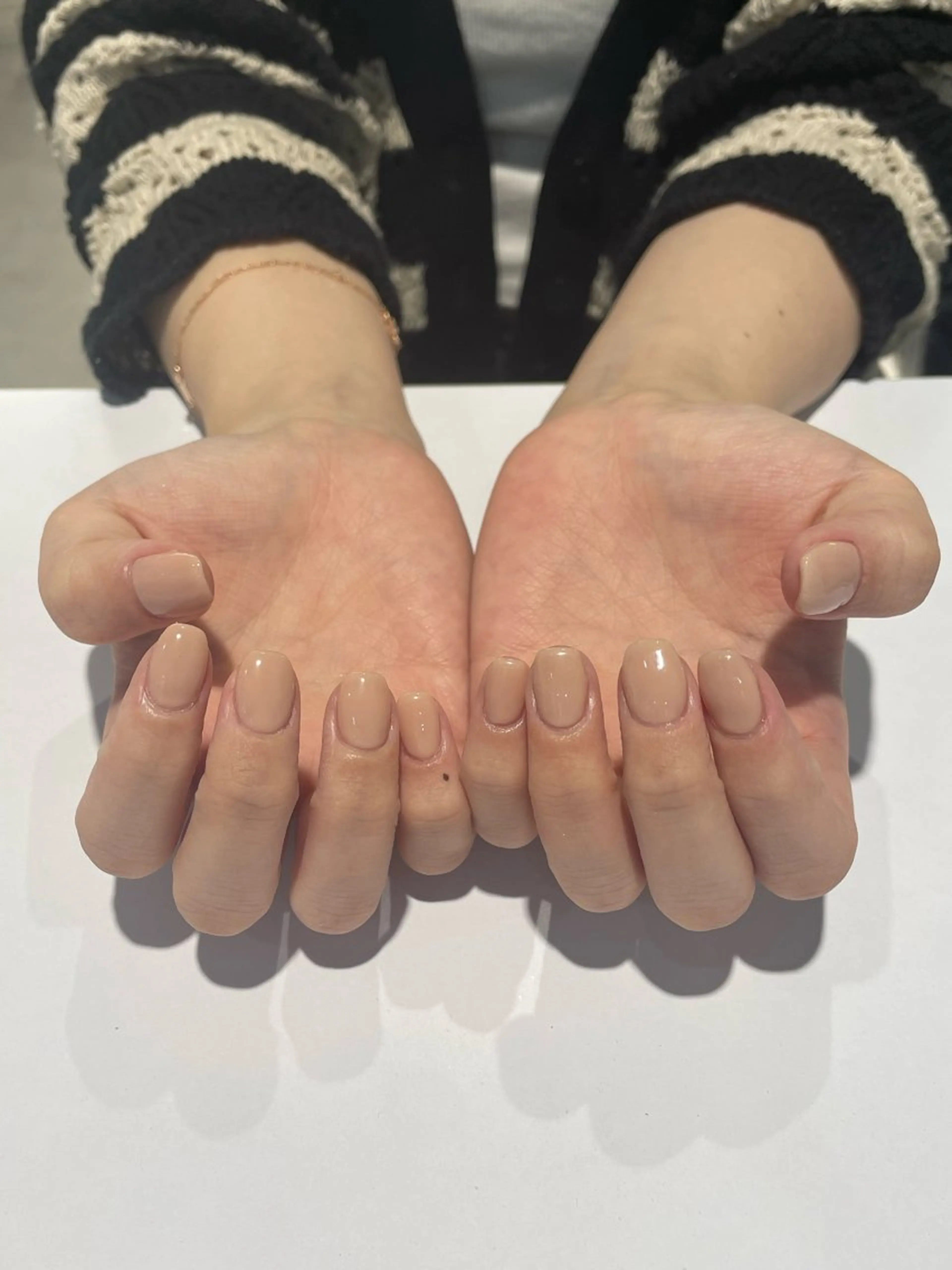 【オフィスネイル✨】ベージュ、ヌーディー系ワンカラーネイル！🫶🏼🪽　バレたくないけど綺麗な爪にしたい方におすすめの写真